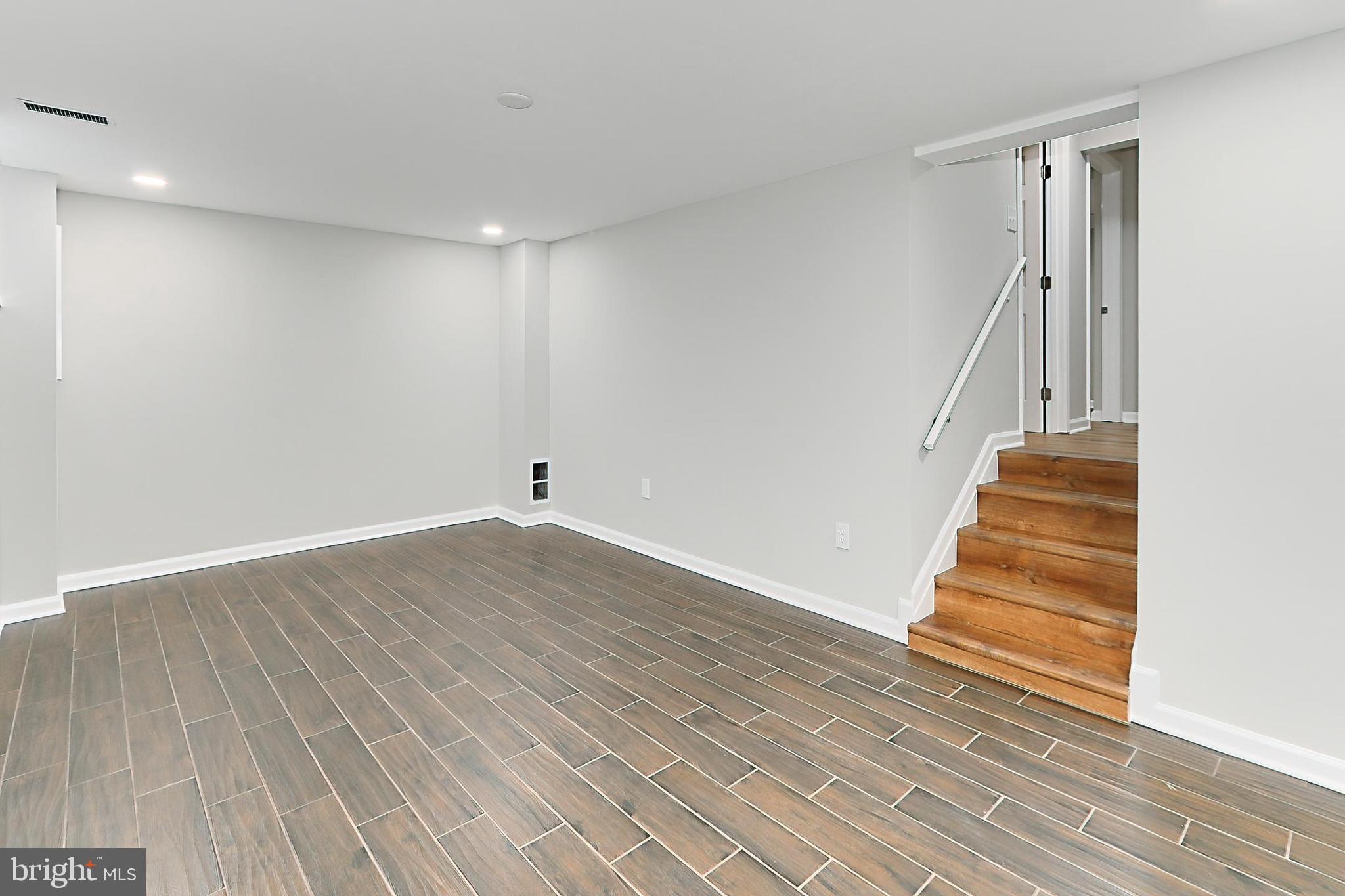 THOUSAND OAKS - Residential