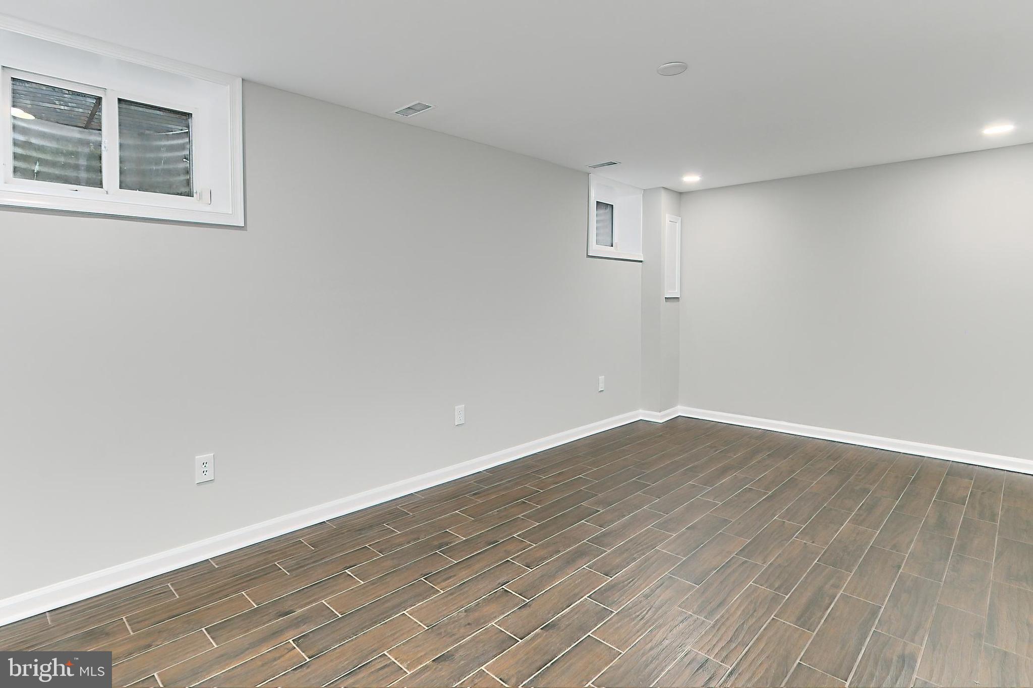 THOUSAND OAKS - Residential