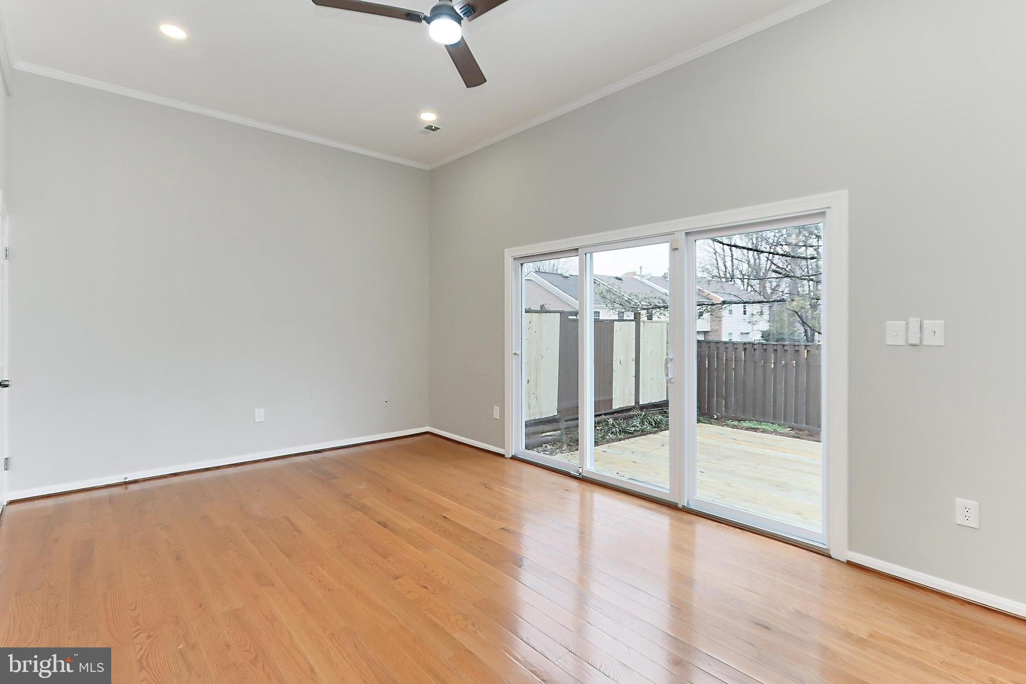 THOUSAND OAKS - Residential