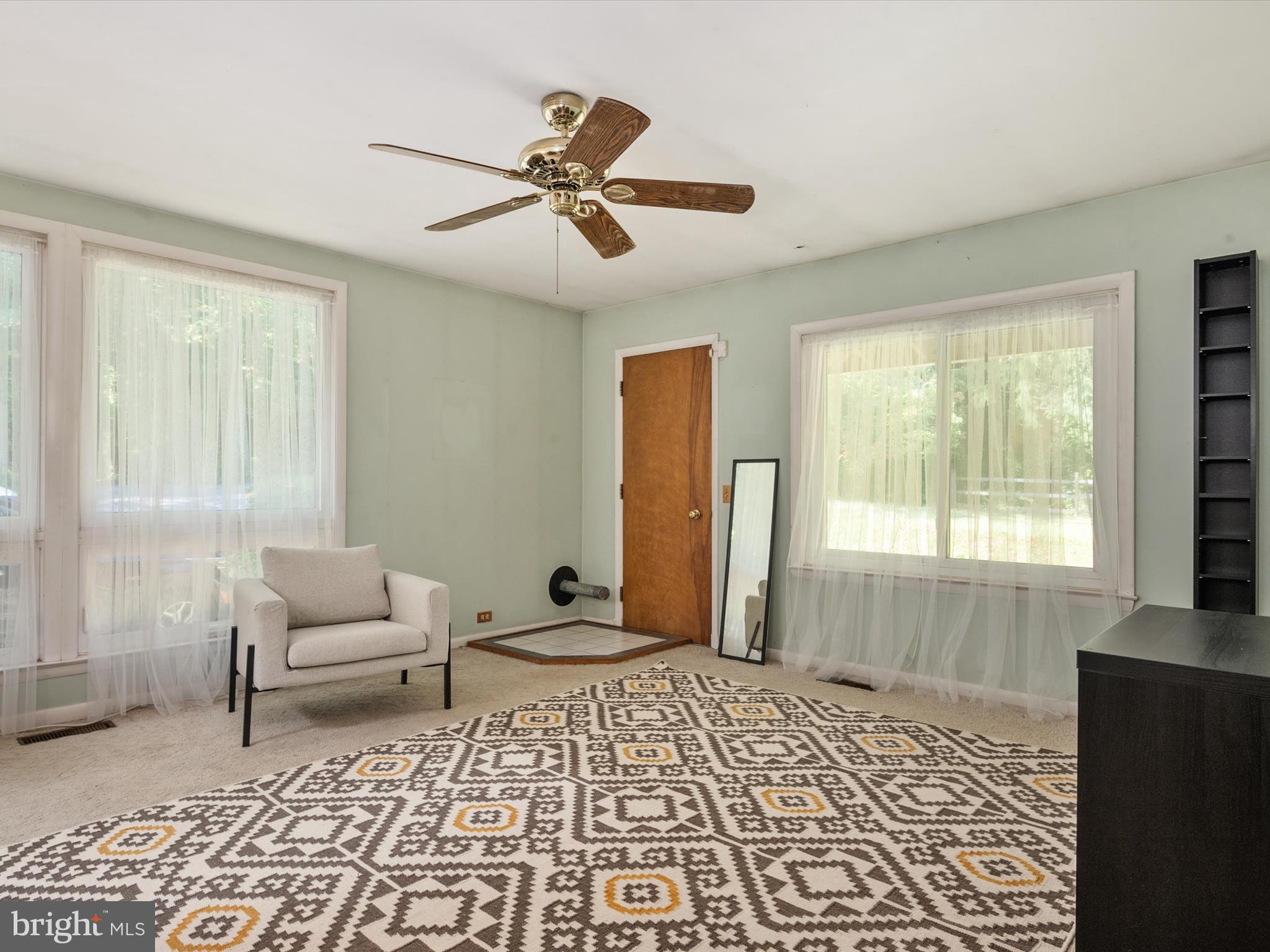 SUNRISE BEACH - Residential