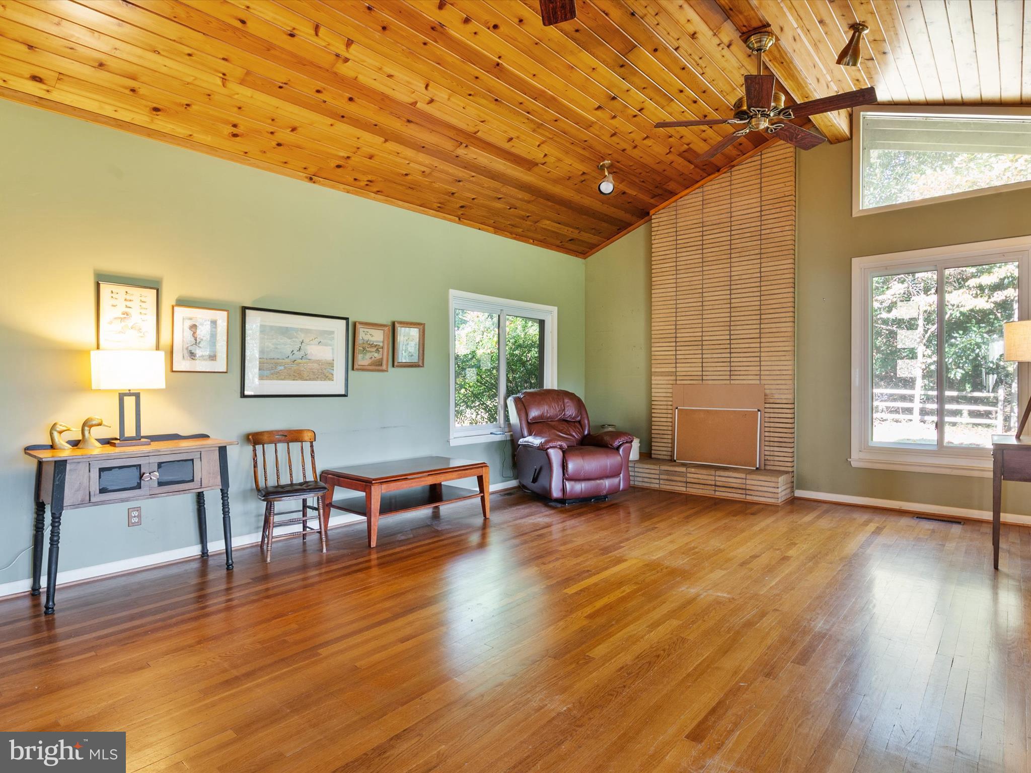 SUNRISE BEACH - Residential