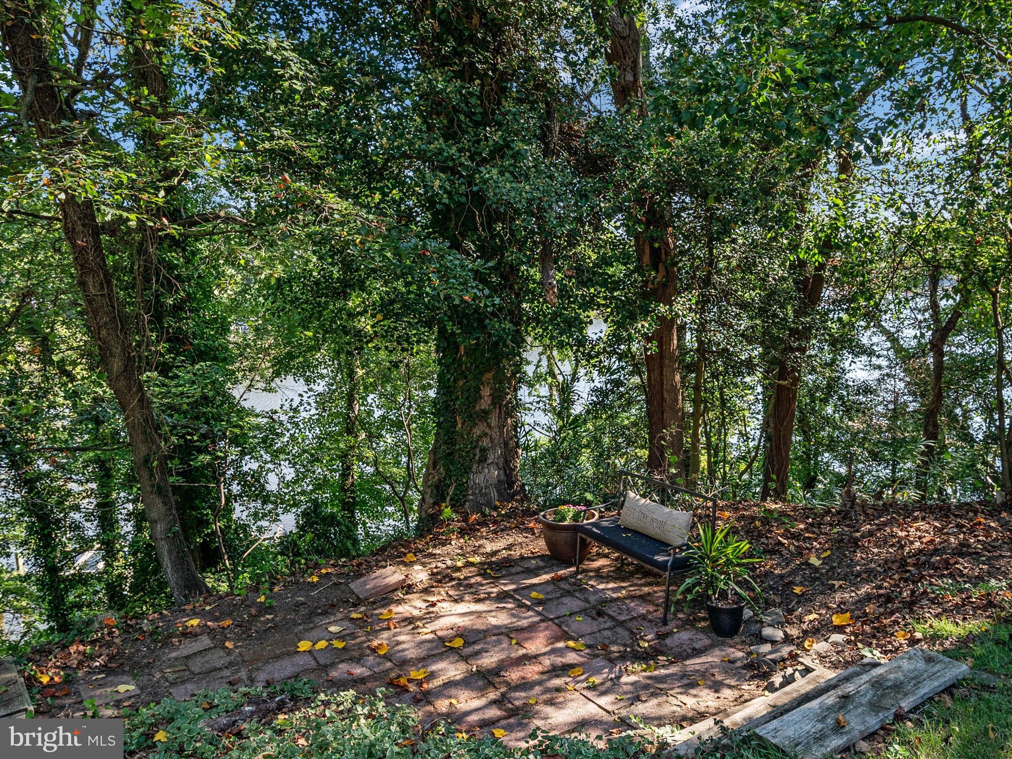 SUNRISE BEACH - Residential