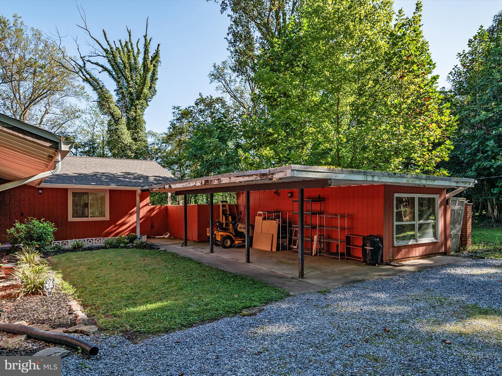 SUNRISE BEACH - Residential