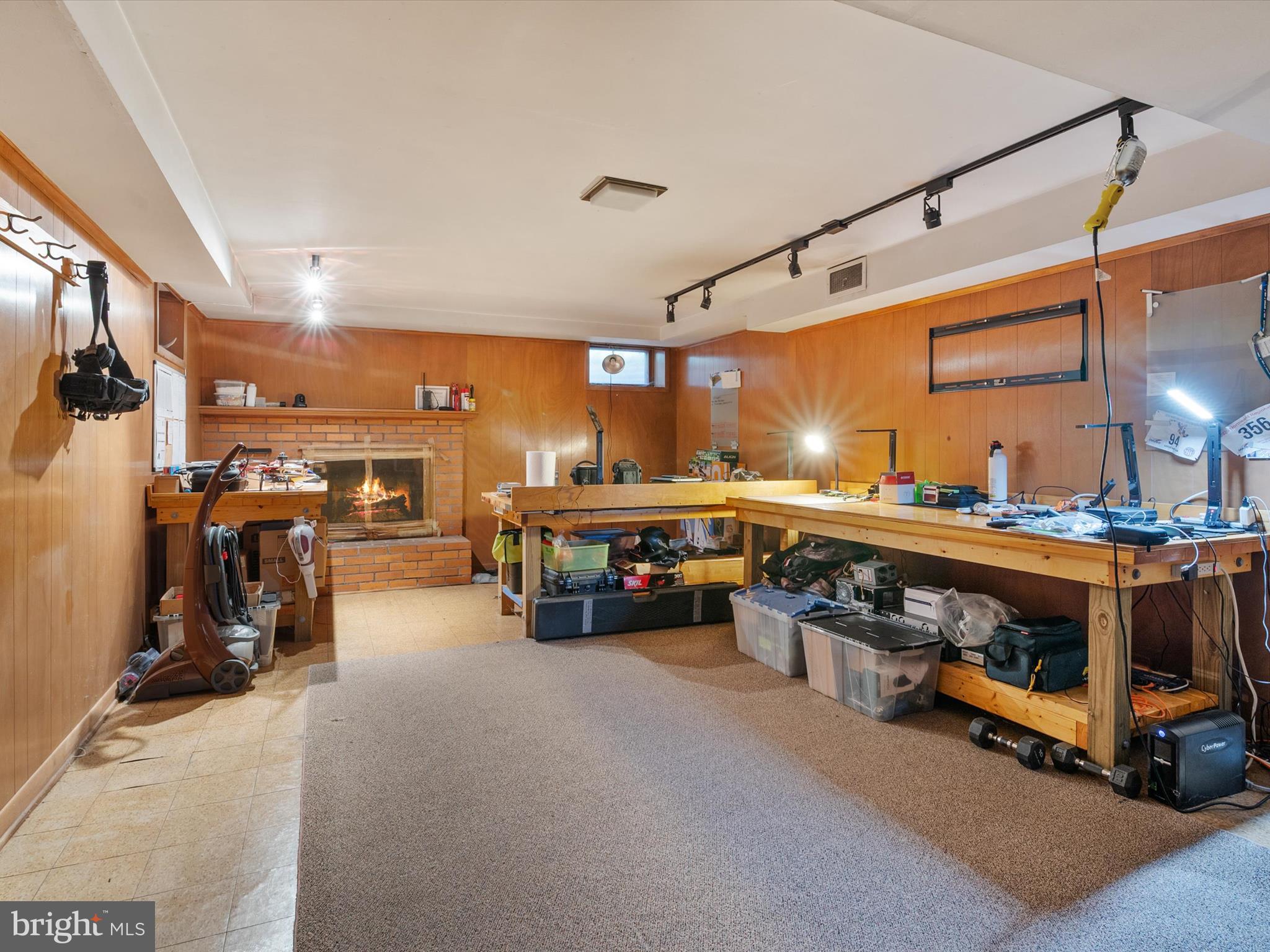 SUNRISE BEACH - Residential