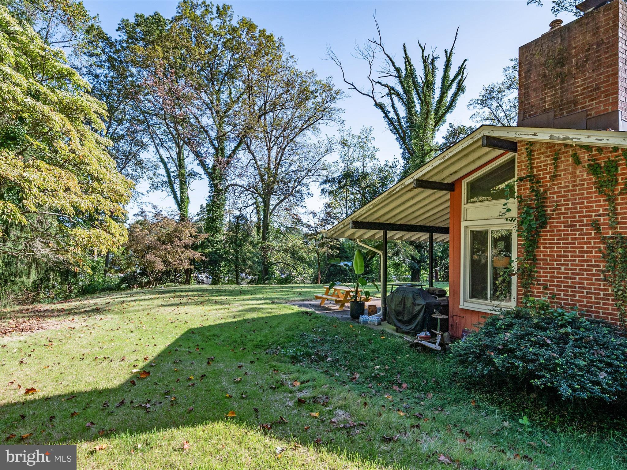 SUNRISE BEACH - Residential