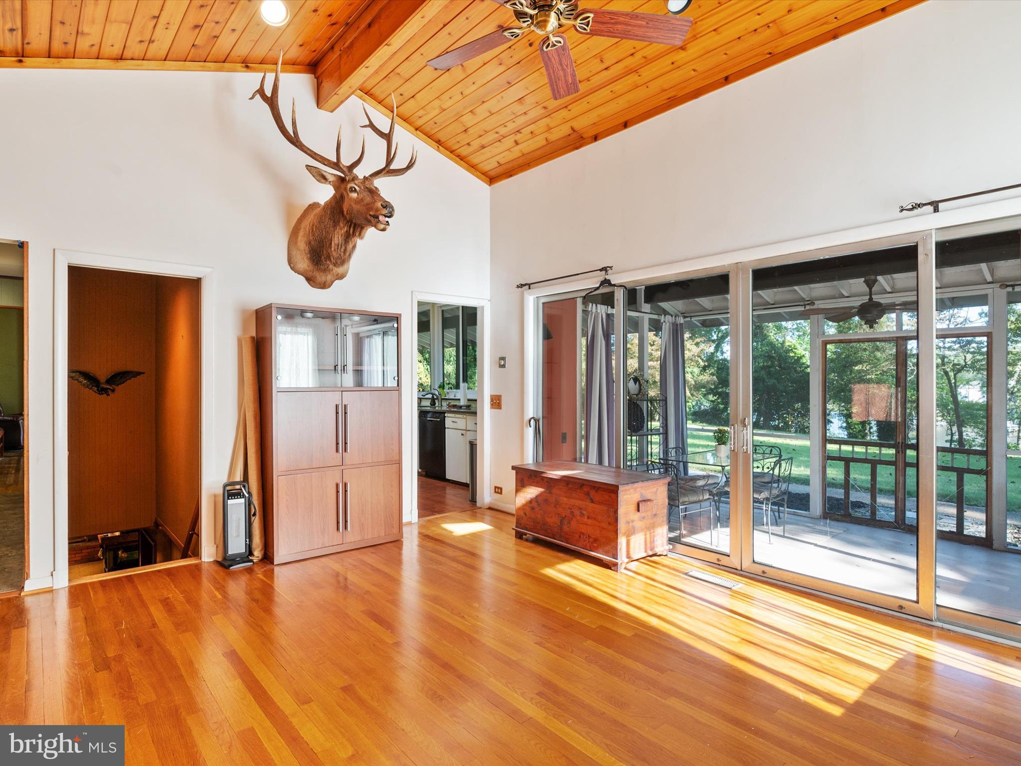 SUNRISE BEACH - Residential