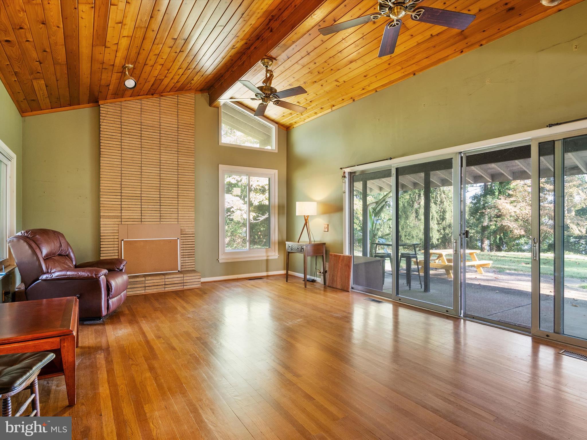 SUNRISE BEACH - Residential