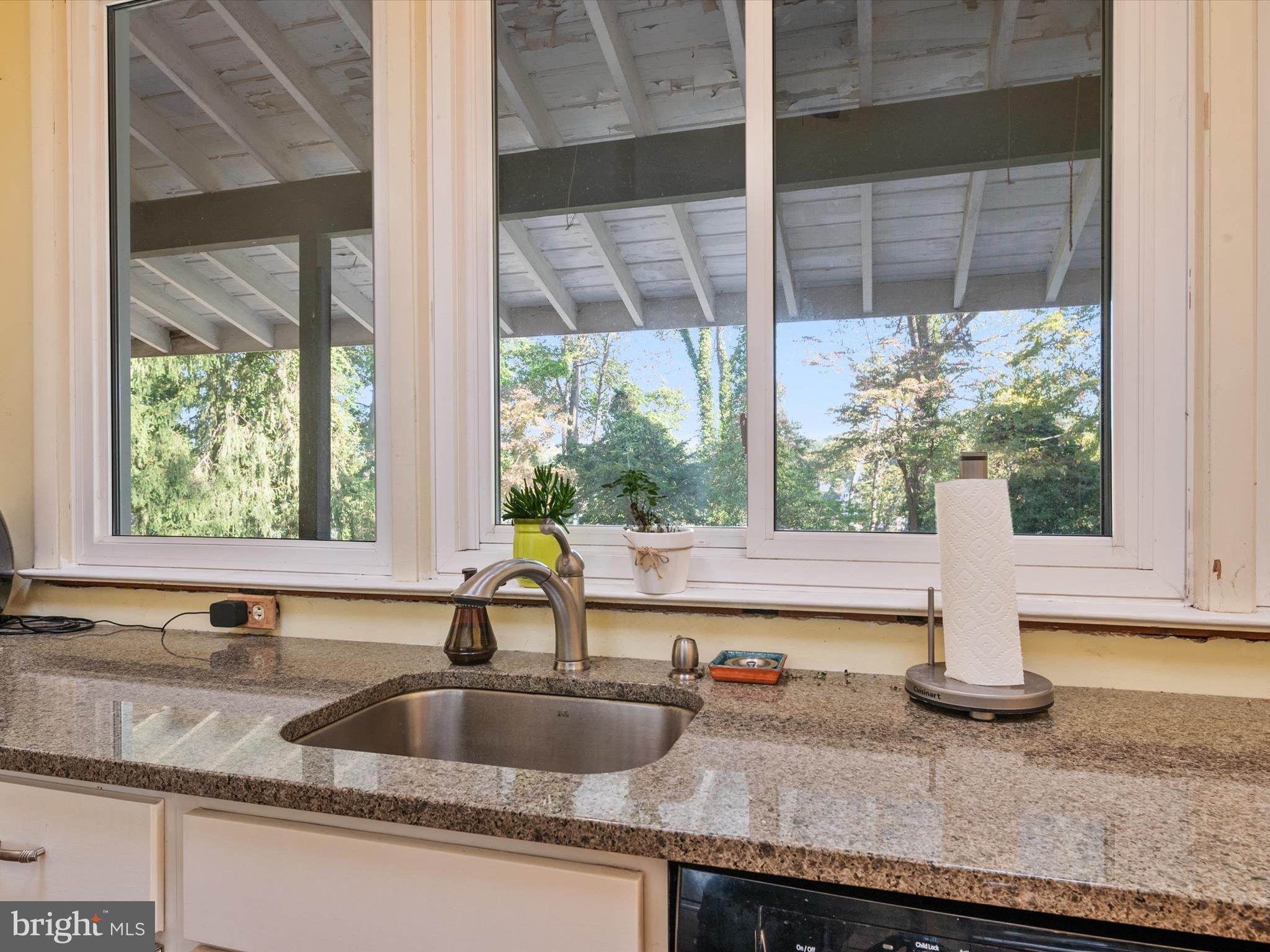 SUNRISE BEACH - Residential