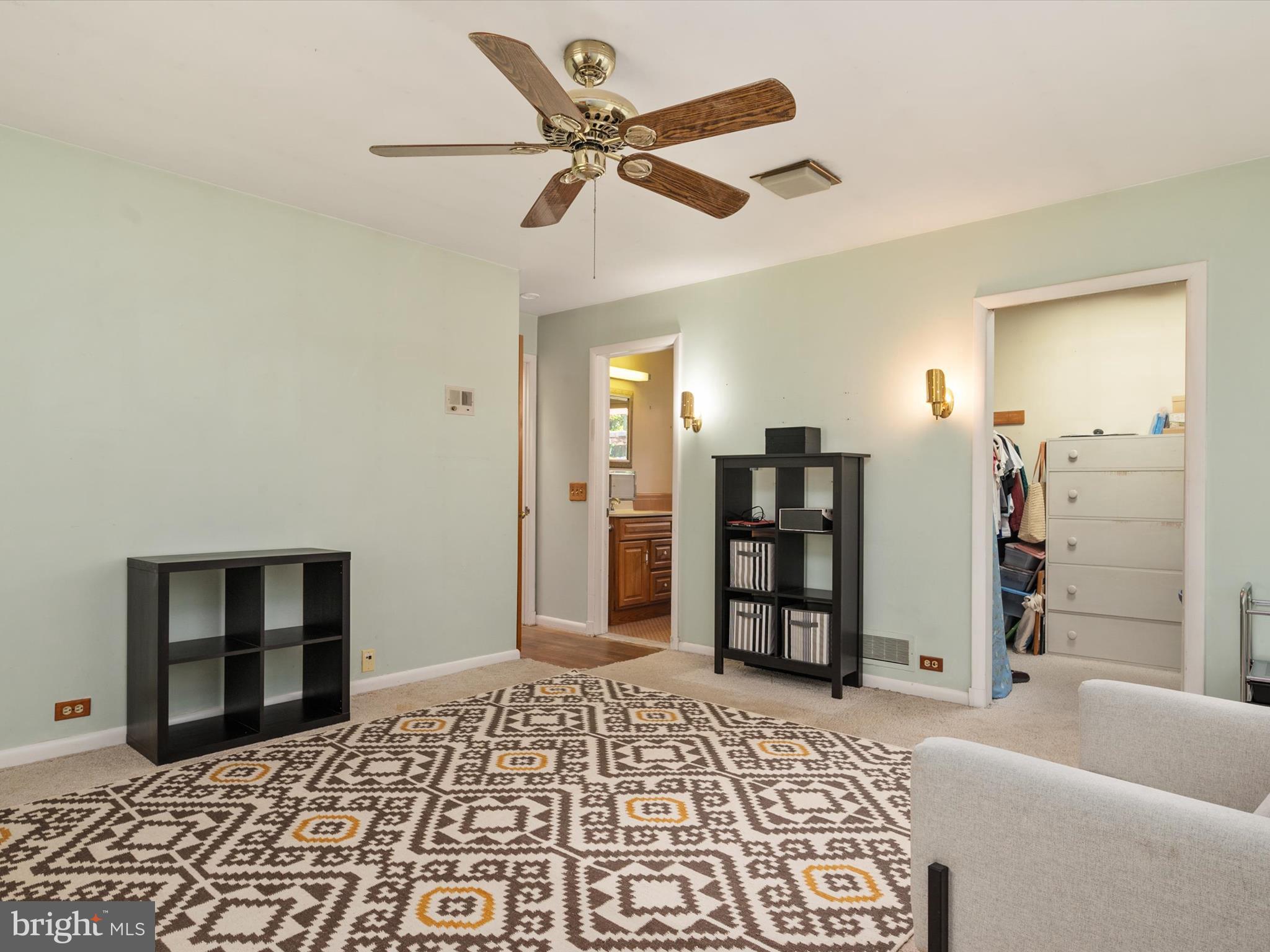 SUNRISE BEACH - Residential