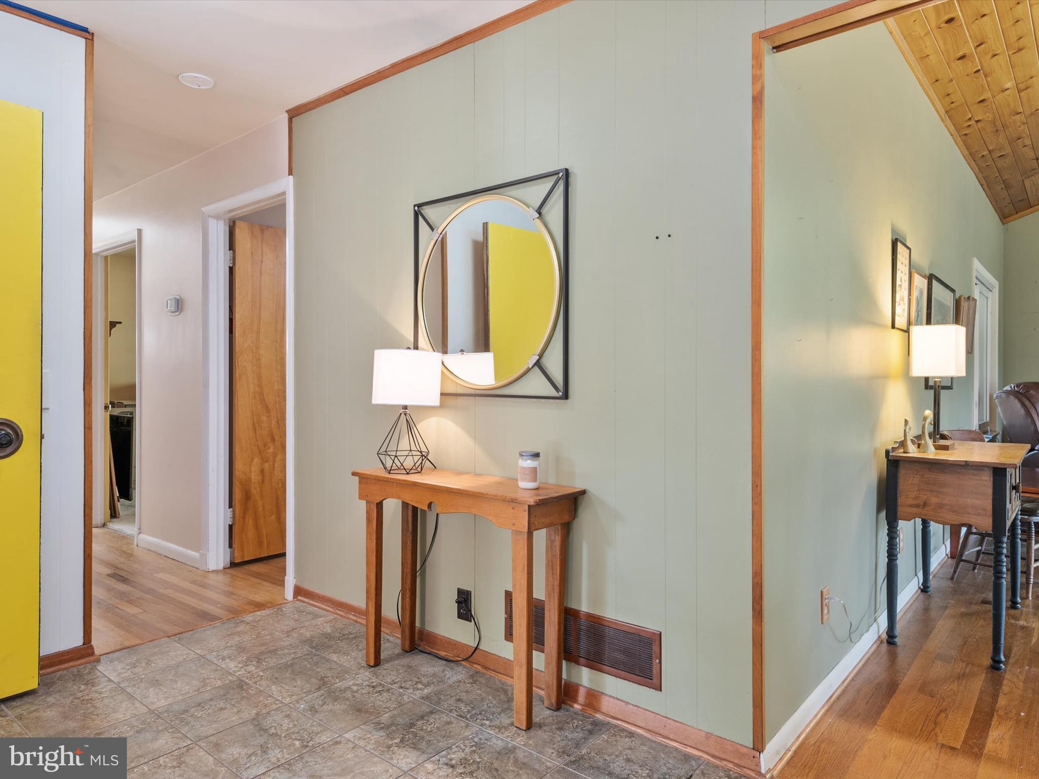 SUNRISE BEACH - Residential