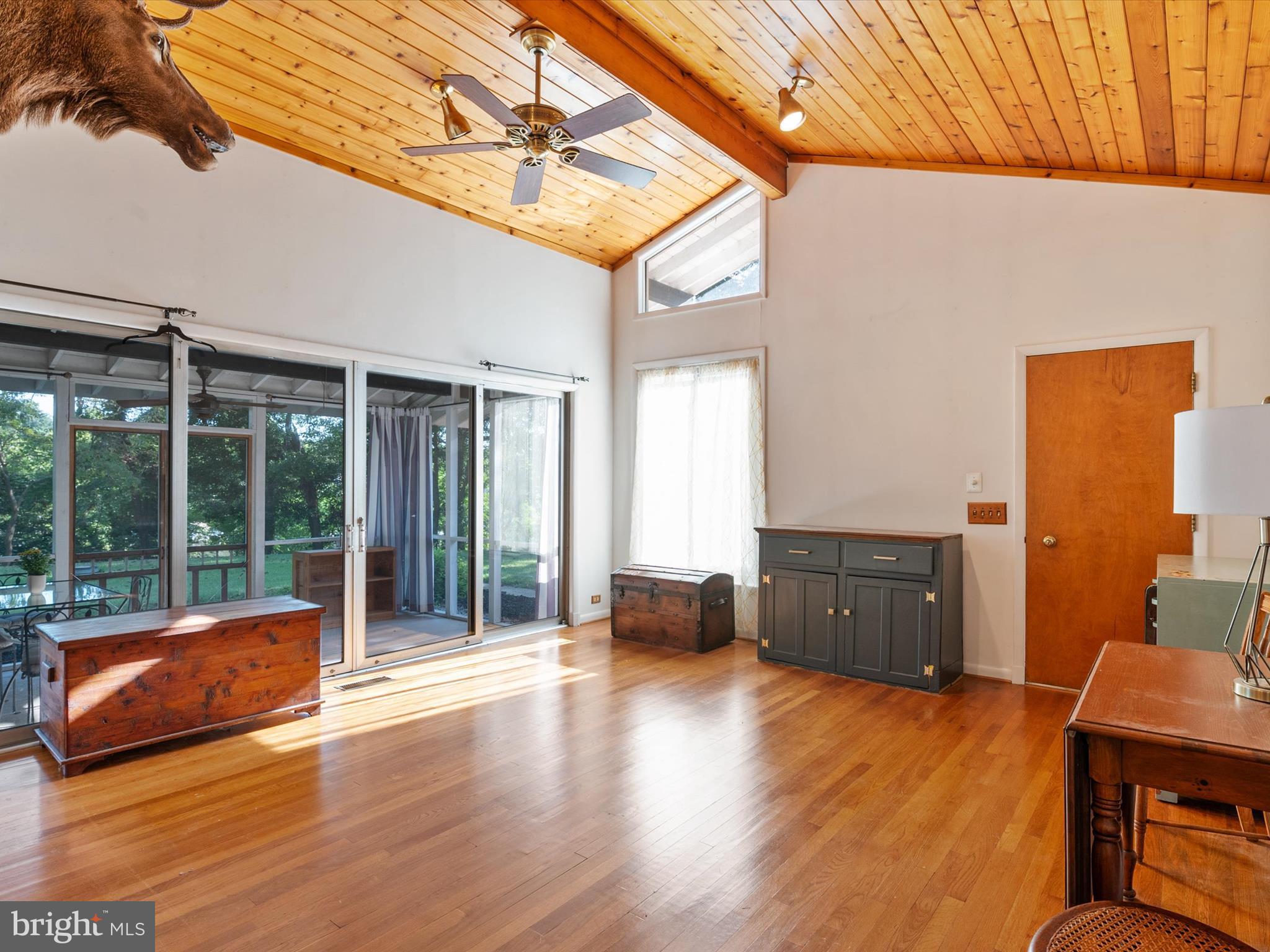 SUNRISE BEACH - Residential