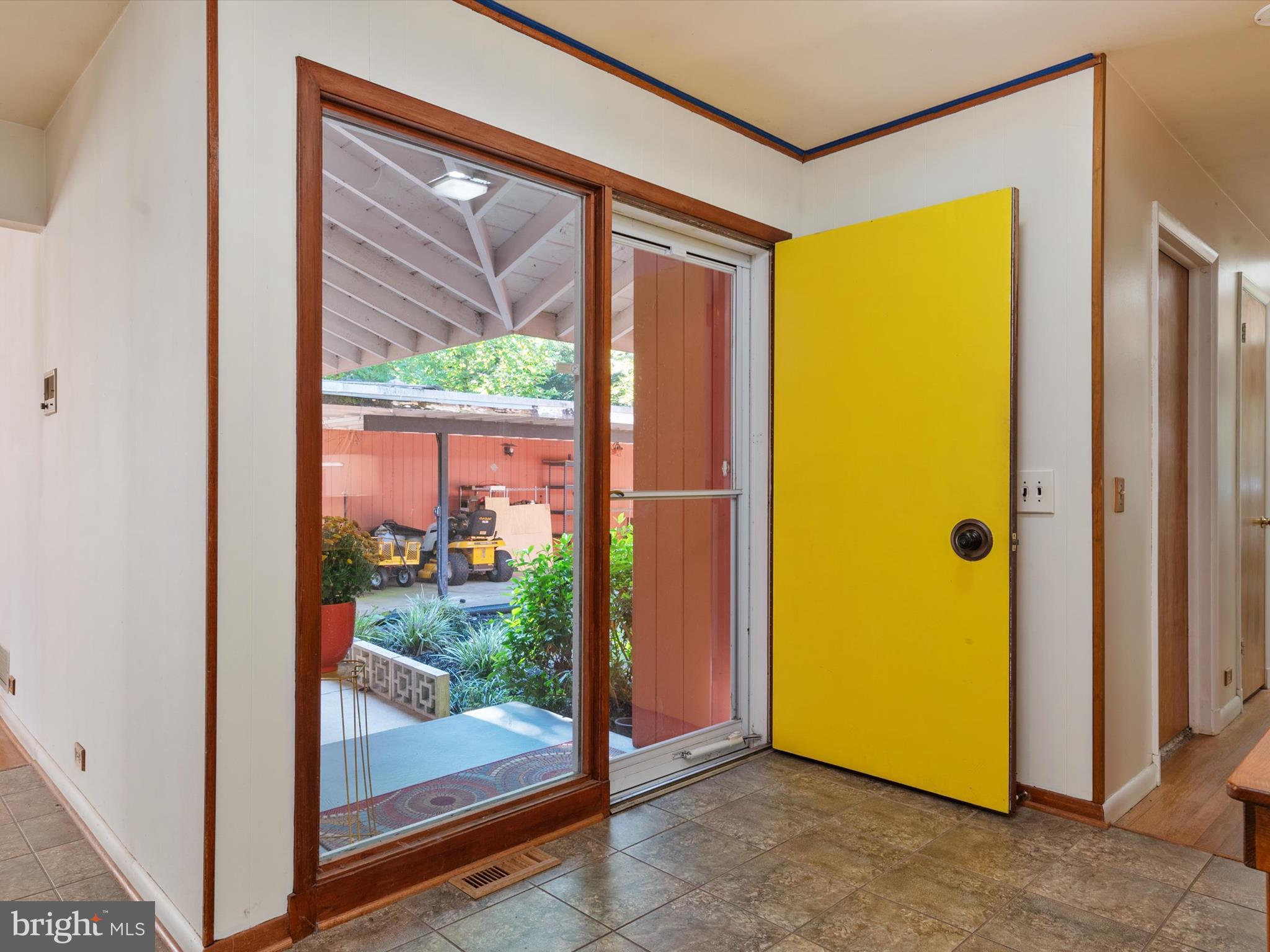 SUNRISE BEACH - Residential