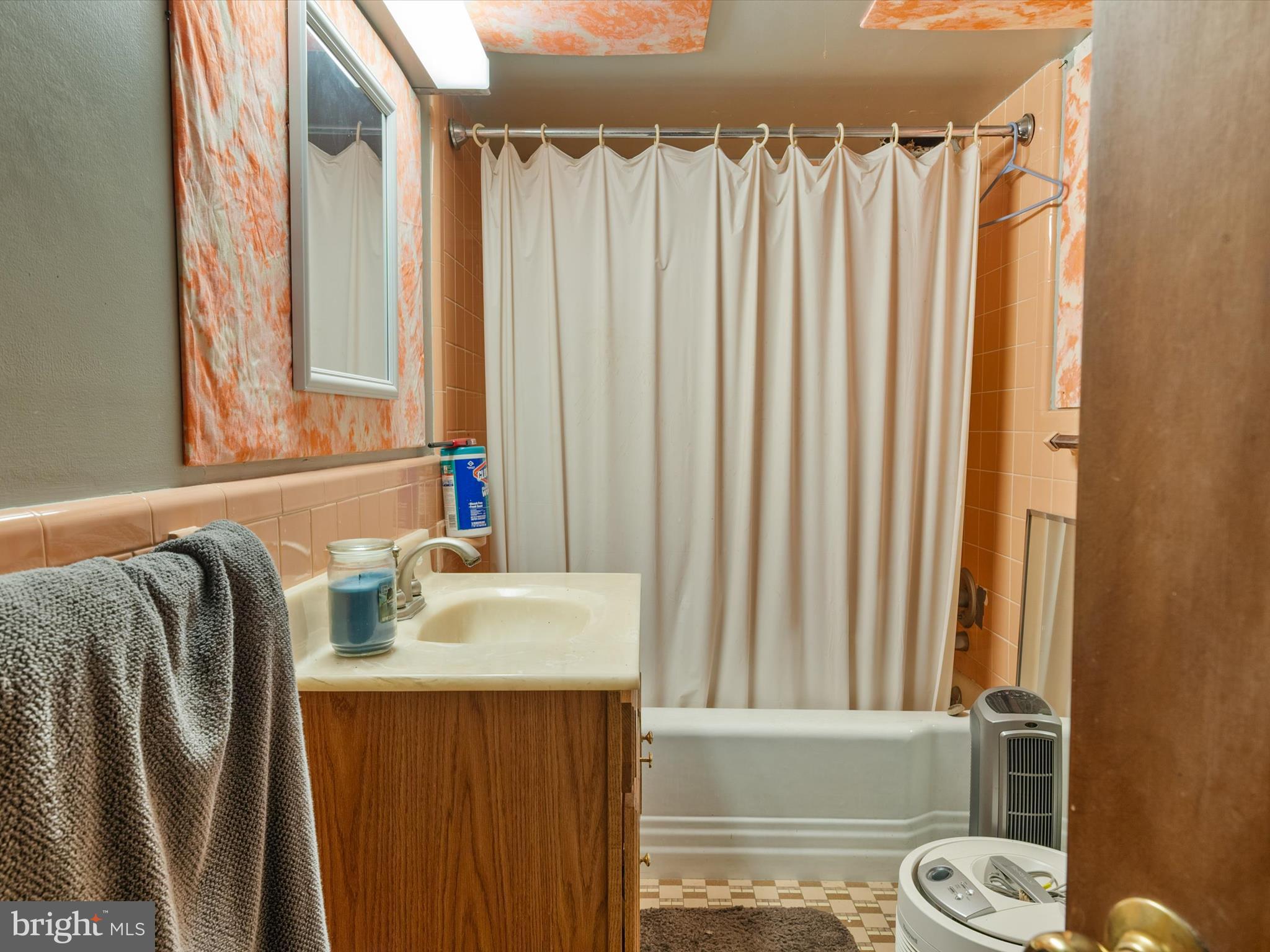 SUNRISE BEACH - Residential