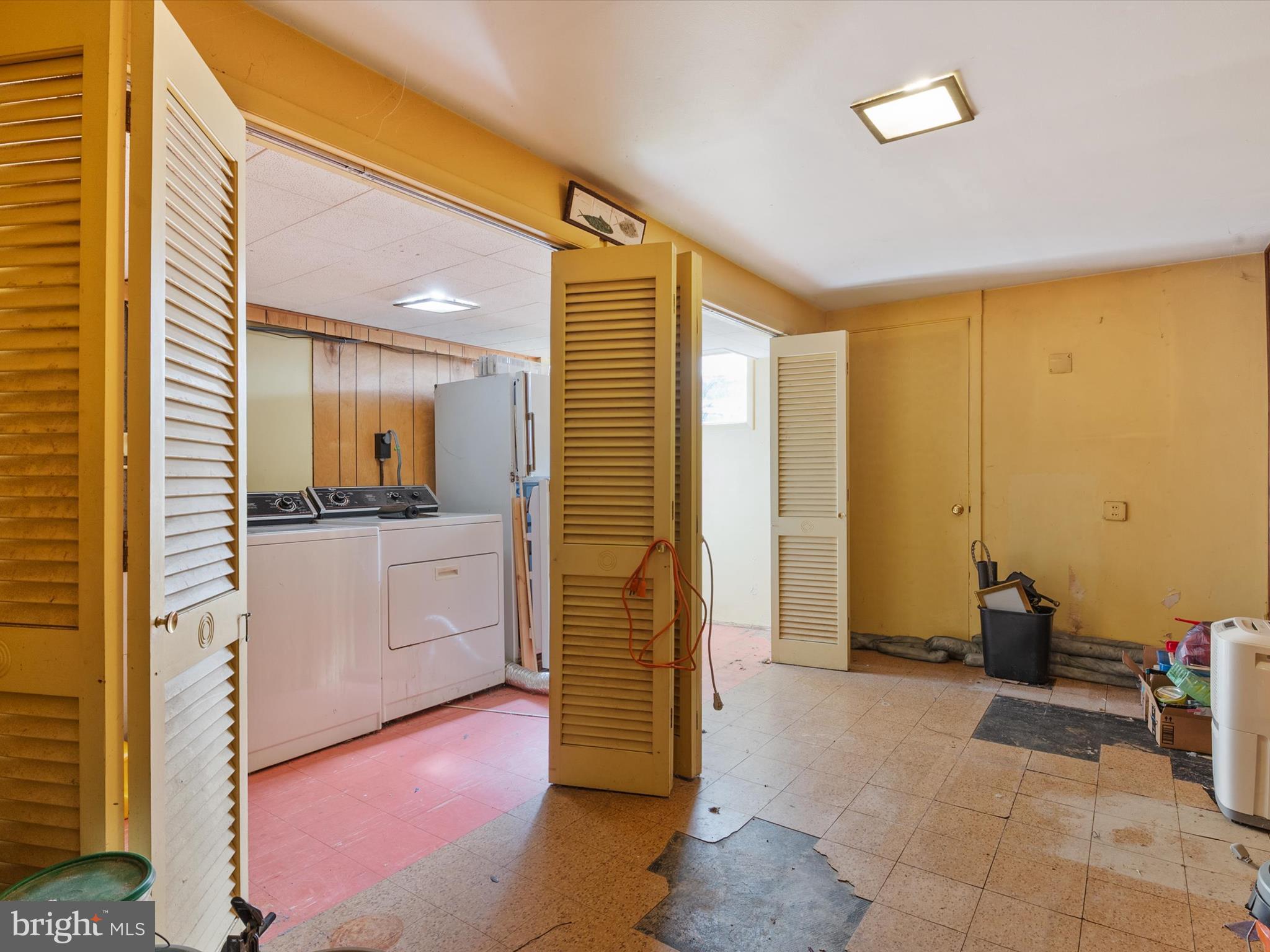 SUNRISE BEACH - Residential