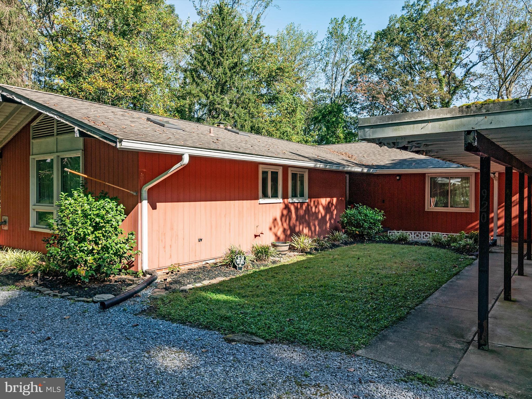 SUNRISE BEACH - Residential