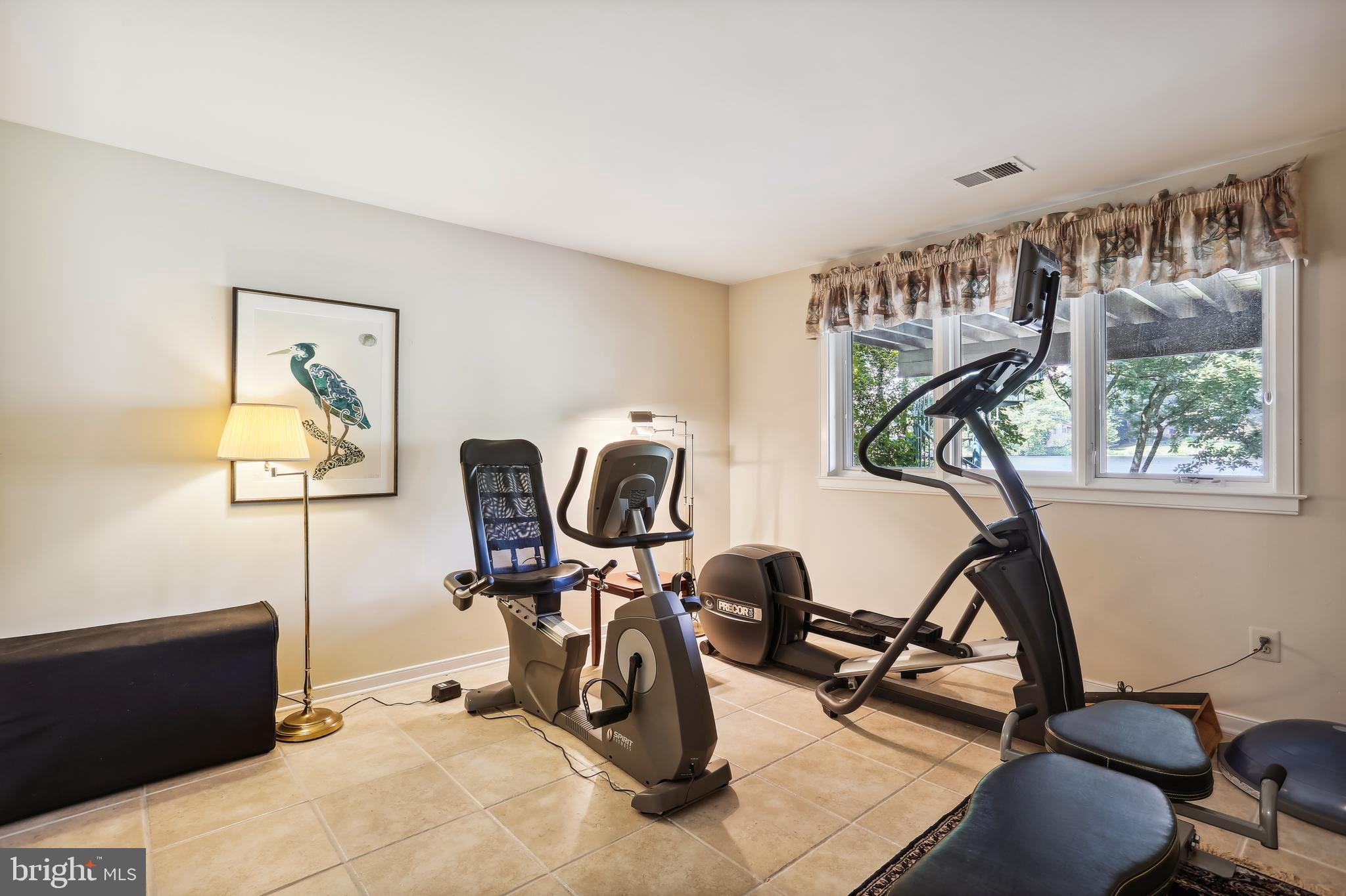 NEWPORT SHORES - Residential