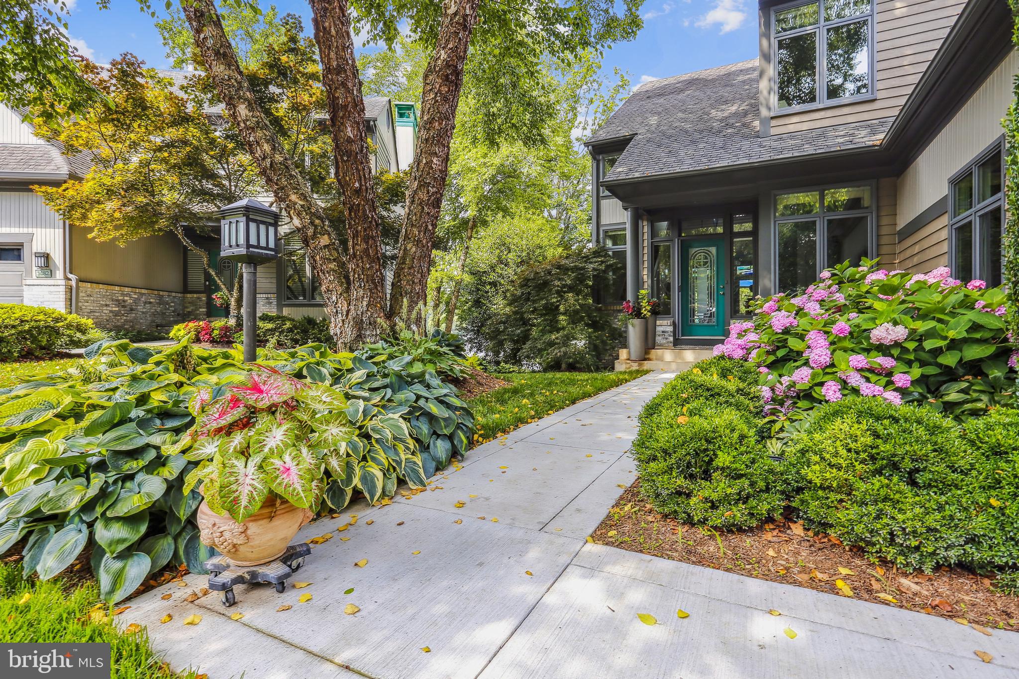 NEWPORT SHORES - Residential