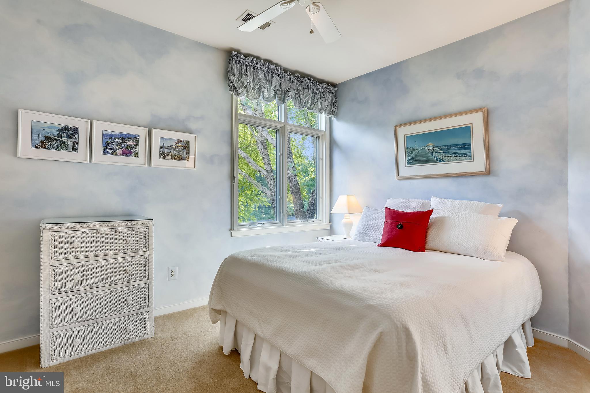 NEWPORT SHORES - Residential