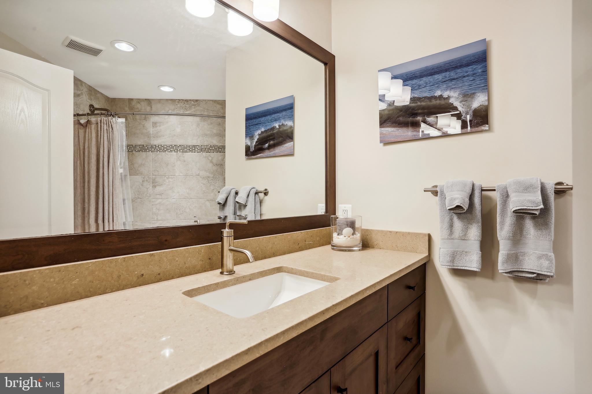 NEWPORT SHORES - Residential