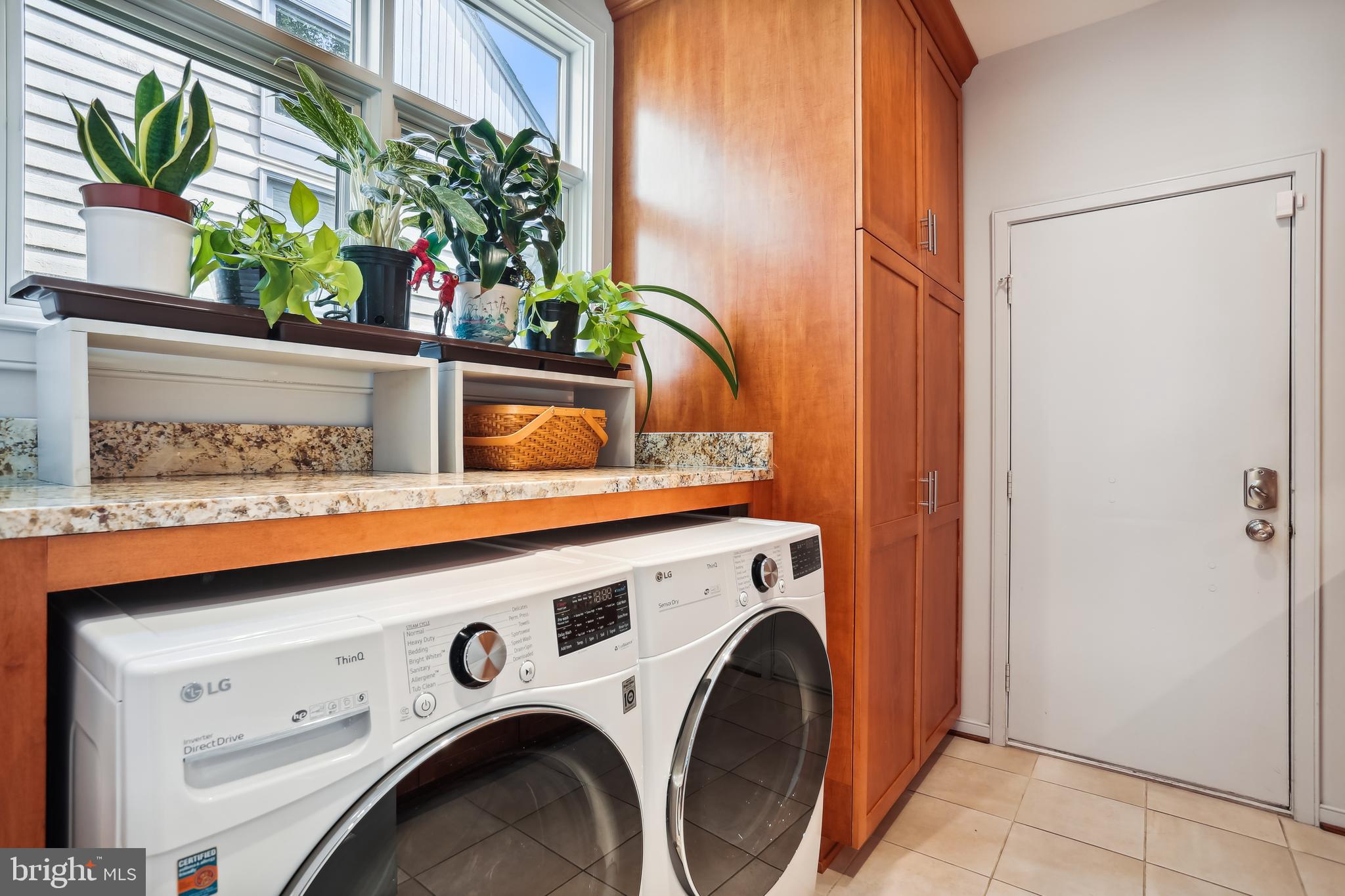 NEWPORT SHORES - Residential