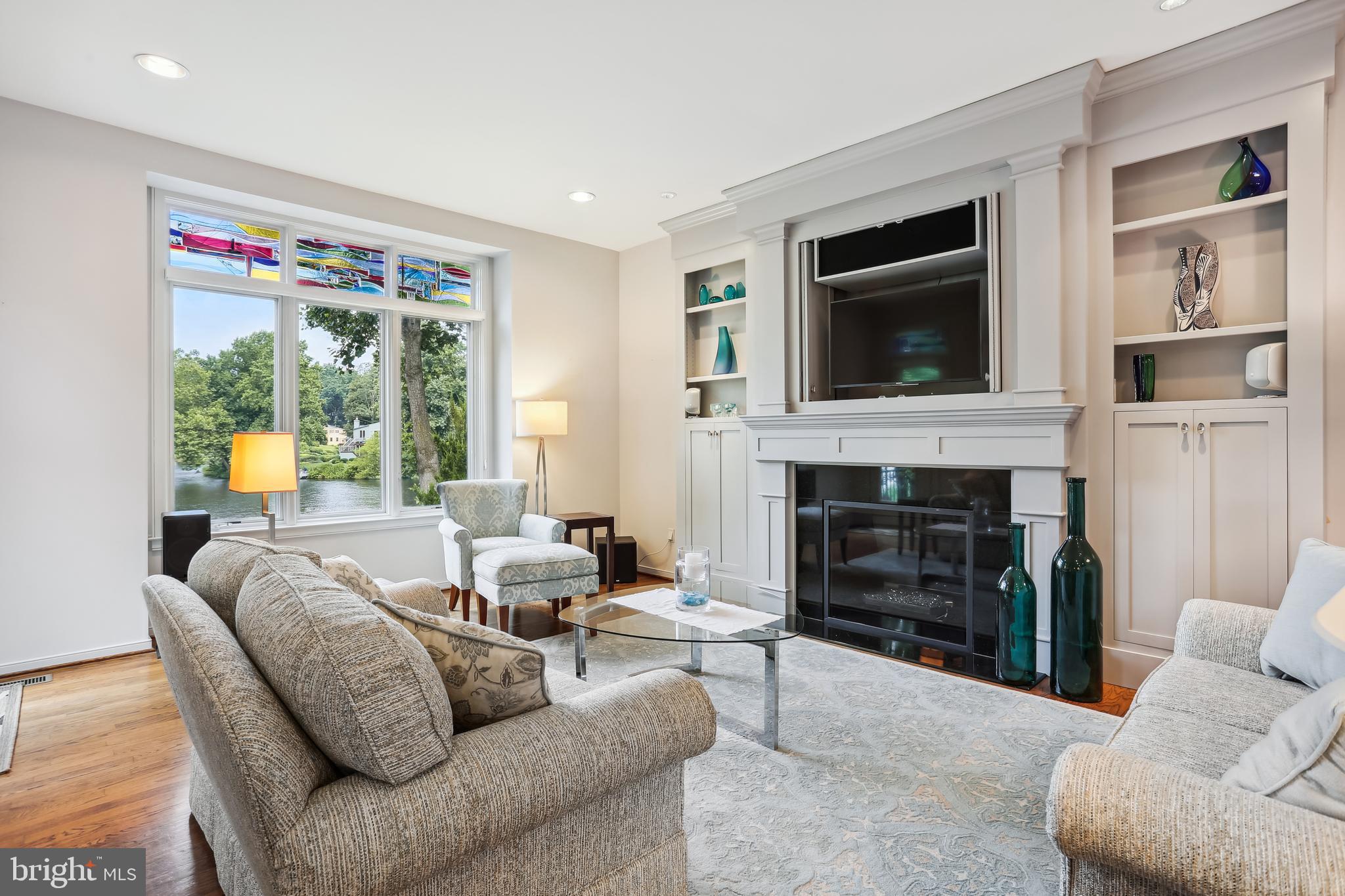 NEWPORT SHORES - Residential