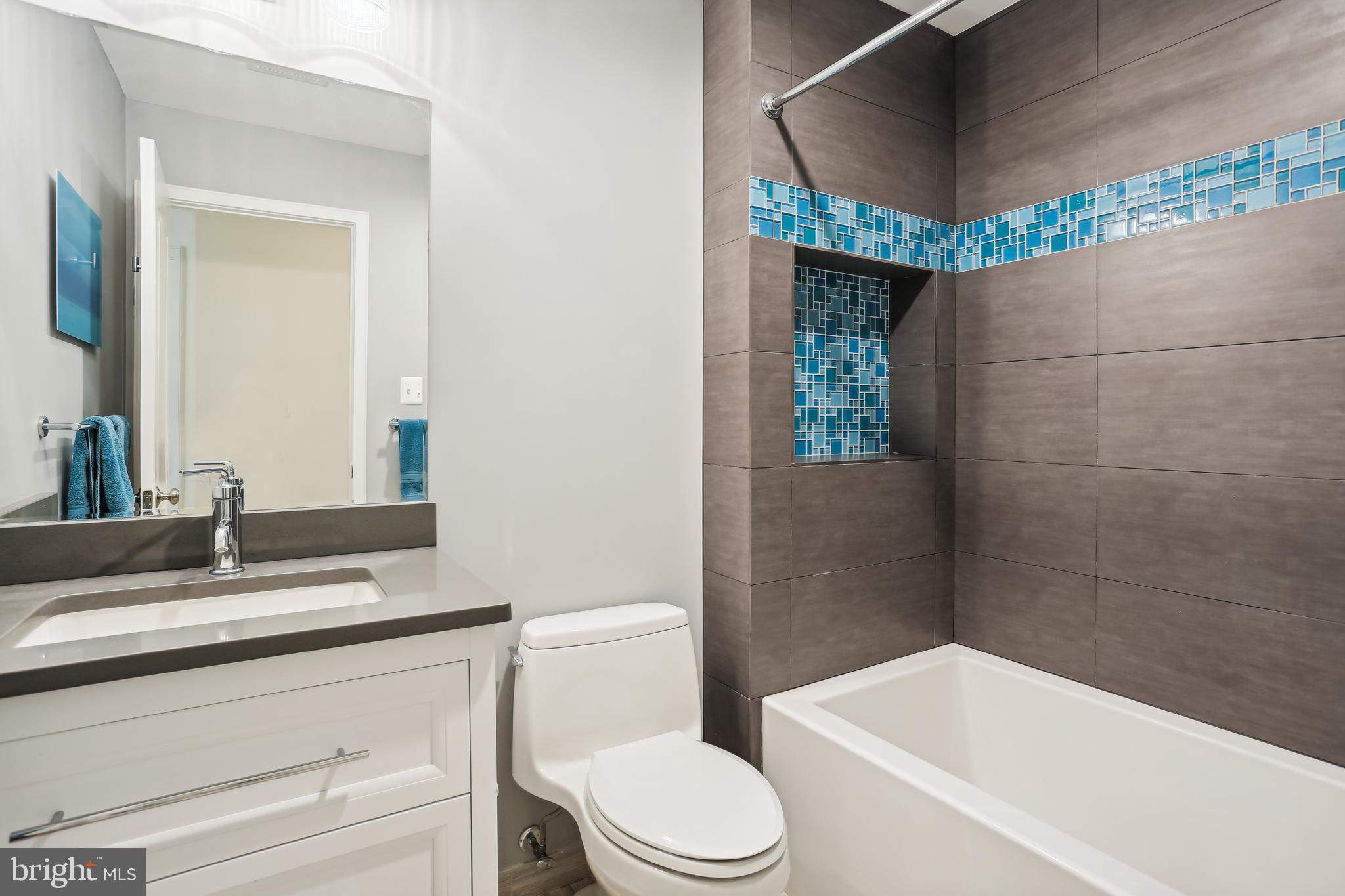 NEWPORT SHORES - Residential