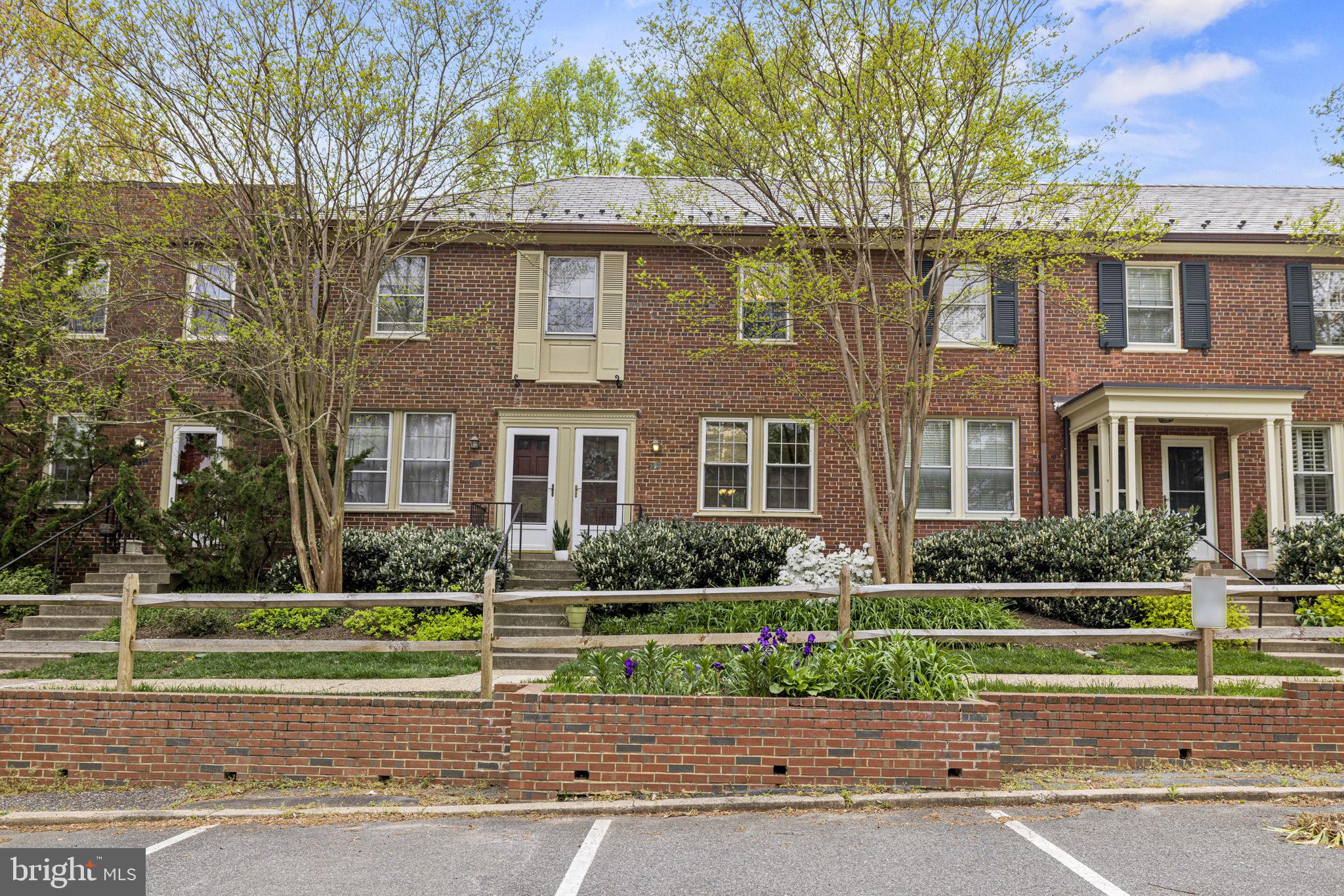 ARLINGTON VILLAGE - Residential