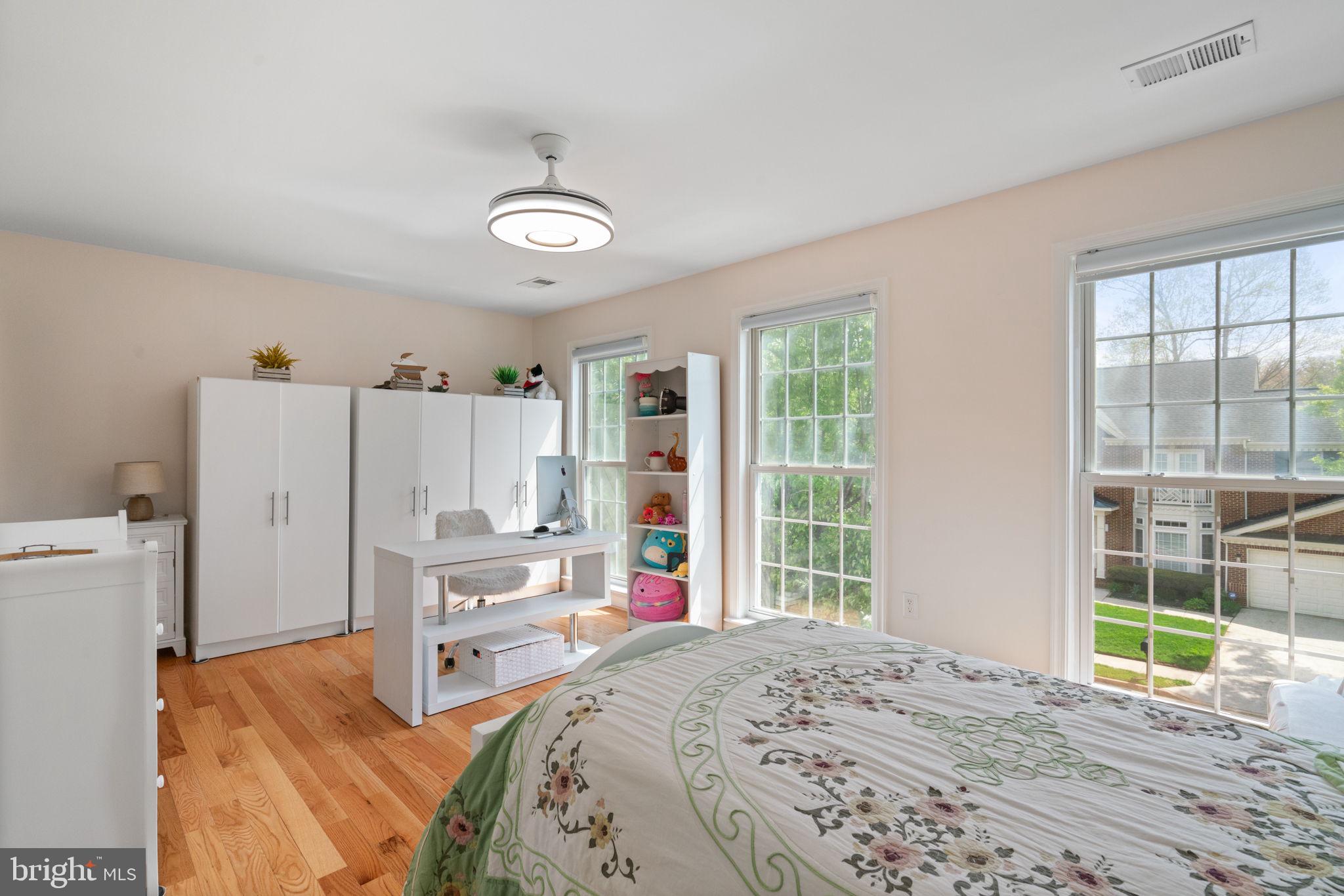 HIGHLAND OAKS - Residential