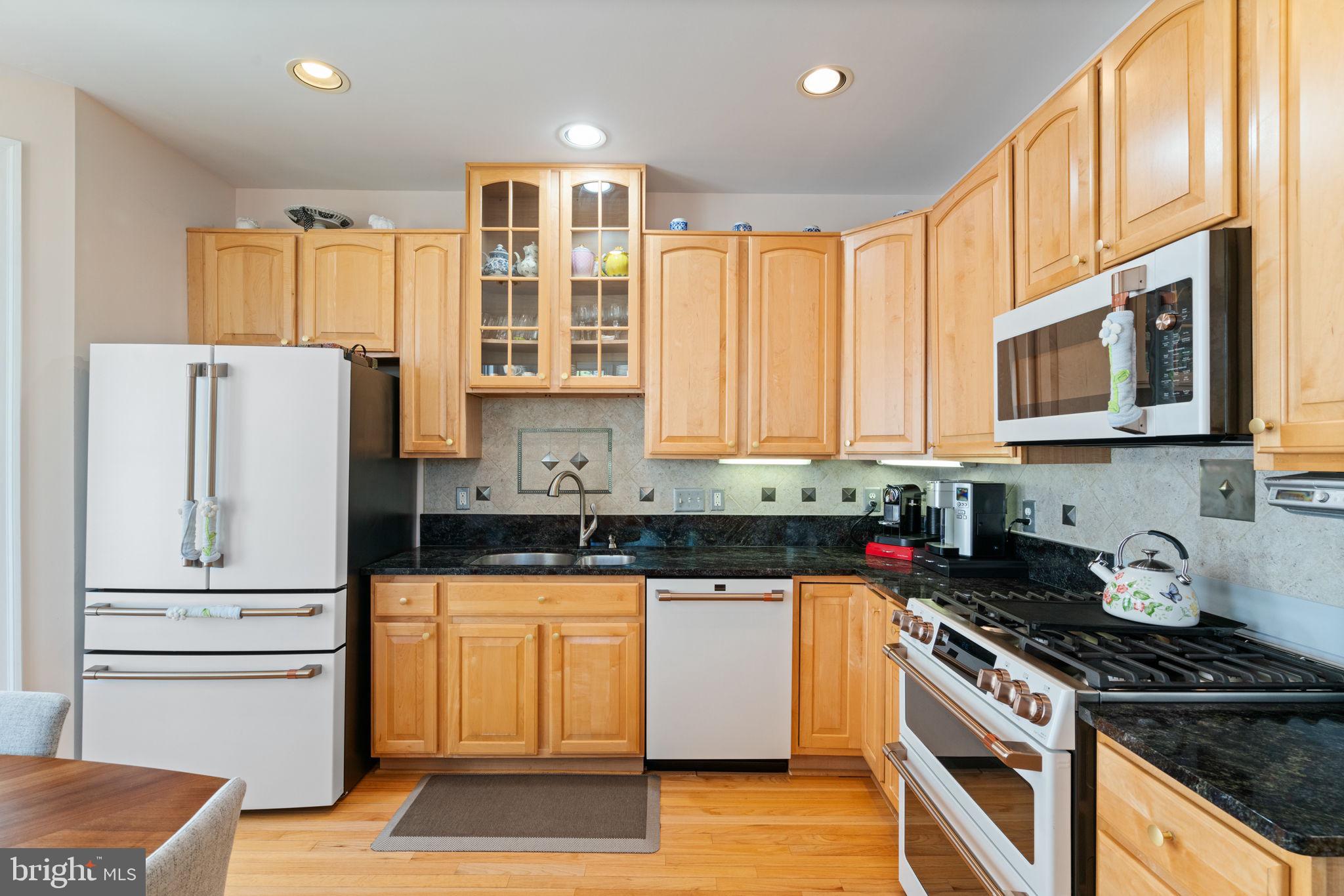 HIGHLAND OAKS - Residential