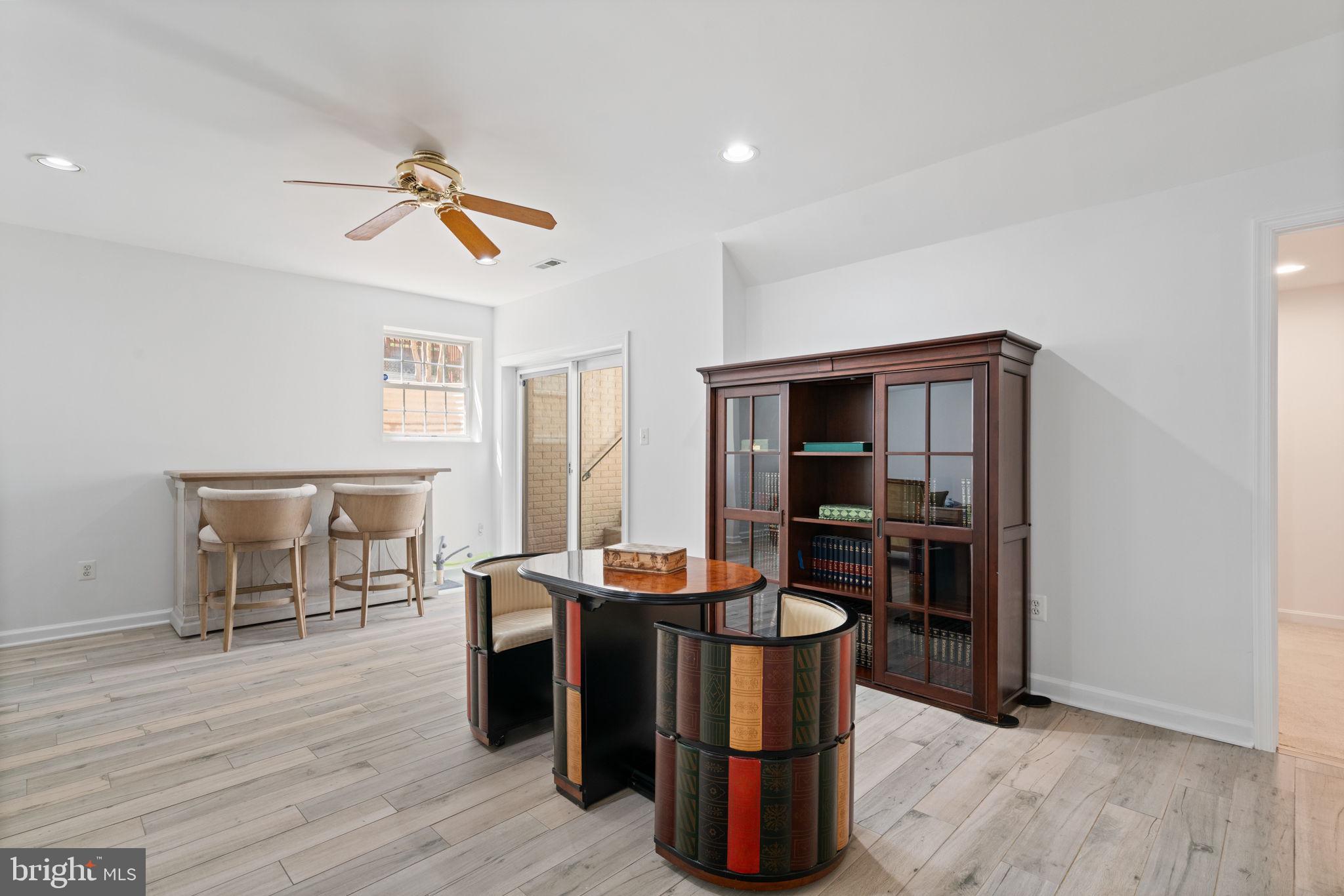 HIGHLAND OAKS - Residential