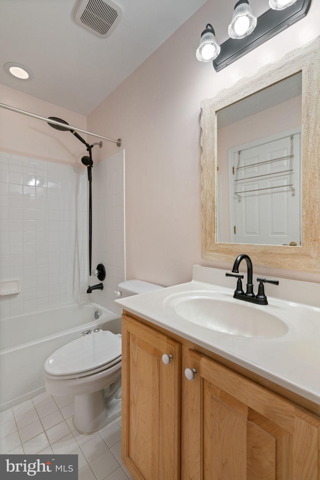 HIGHLAND OAKS - Residential