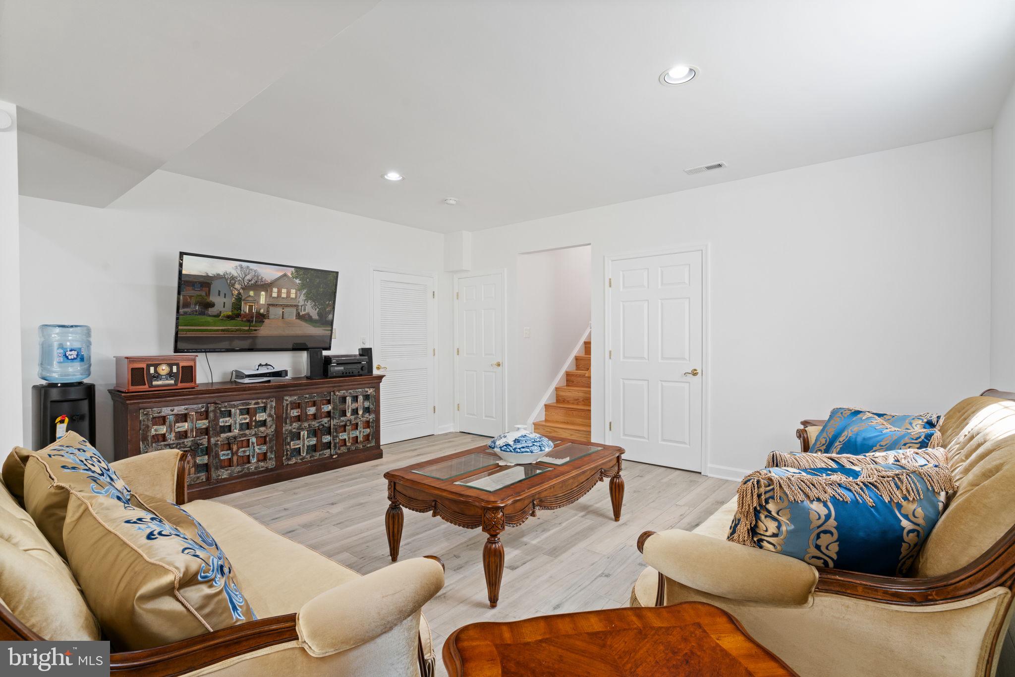 HIGHLAND OAKS - Residential