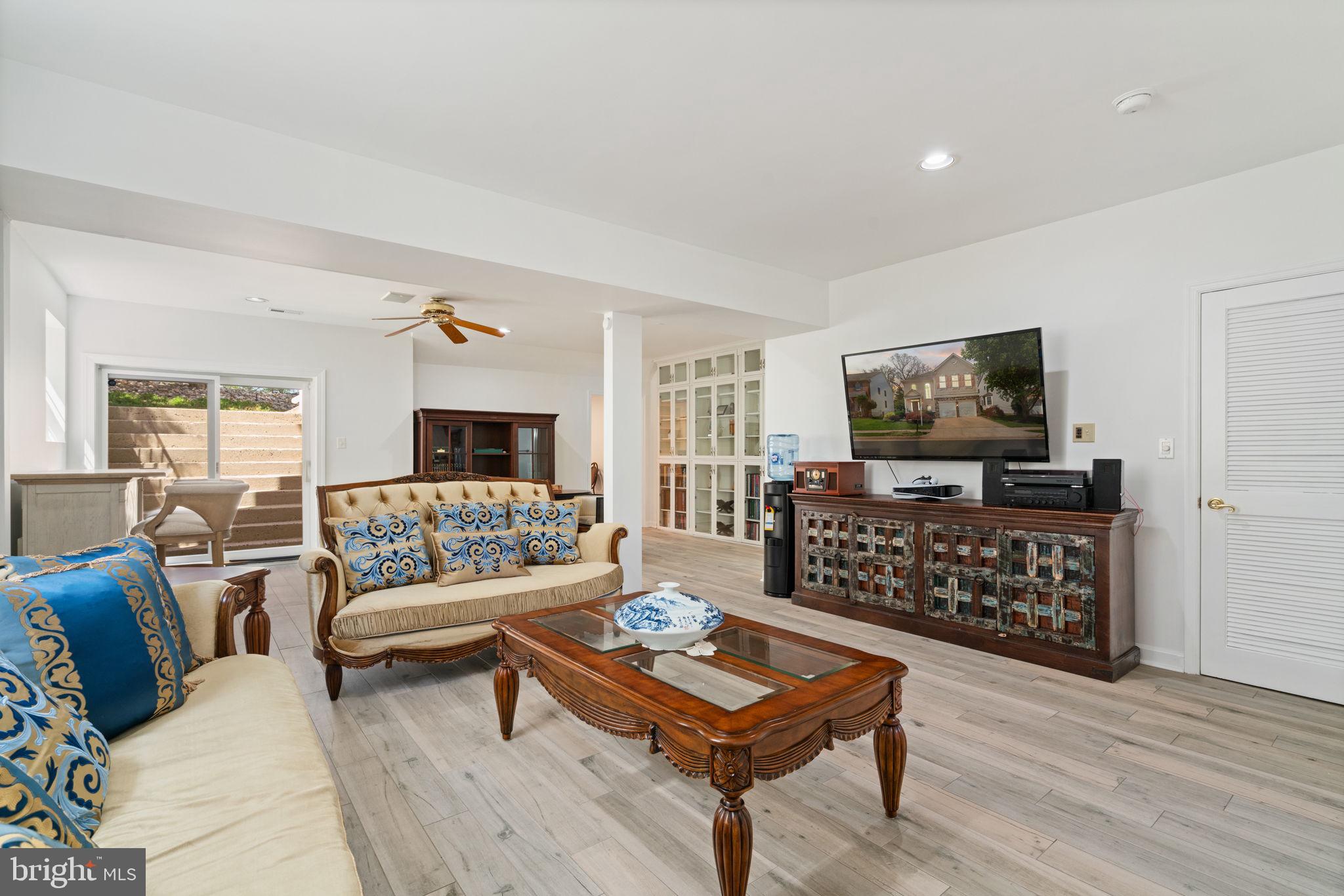 HIGHLAND OAKS - Residential