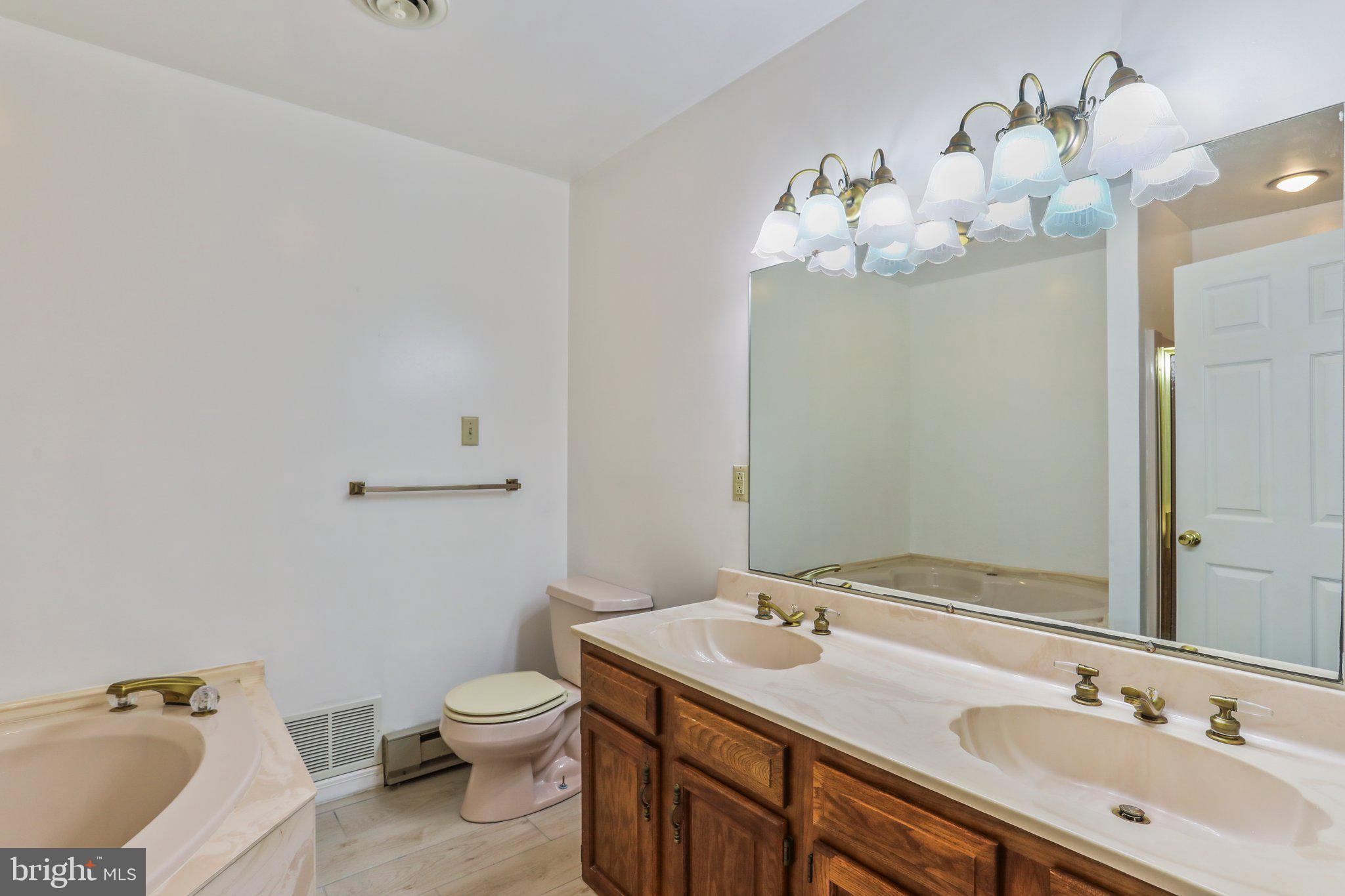 POTOMAC ESTATES - Residential