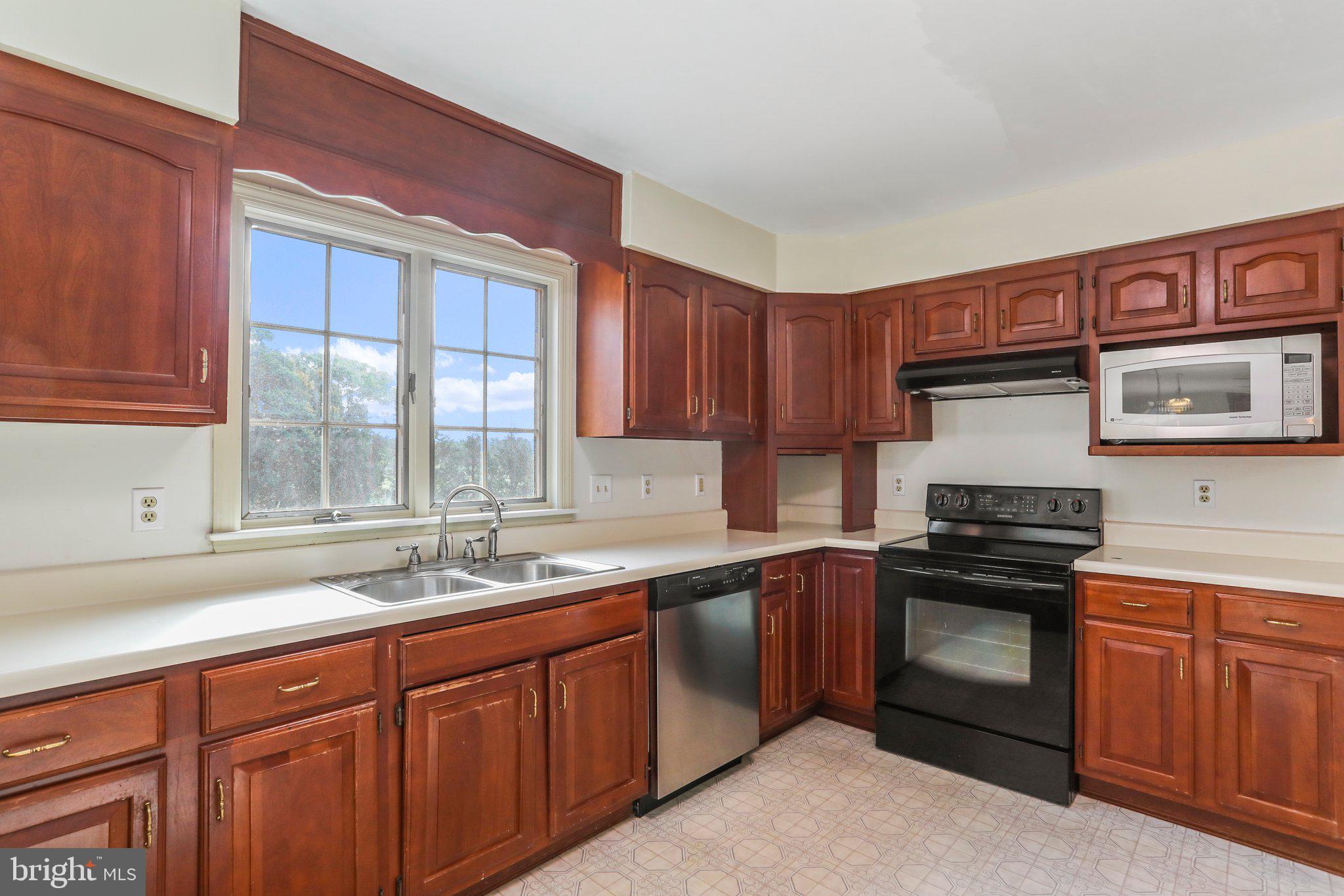 POTOMAC ESTATES - Residential