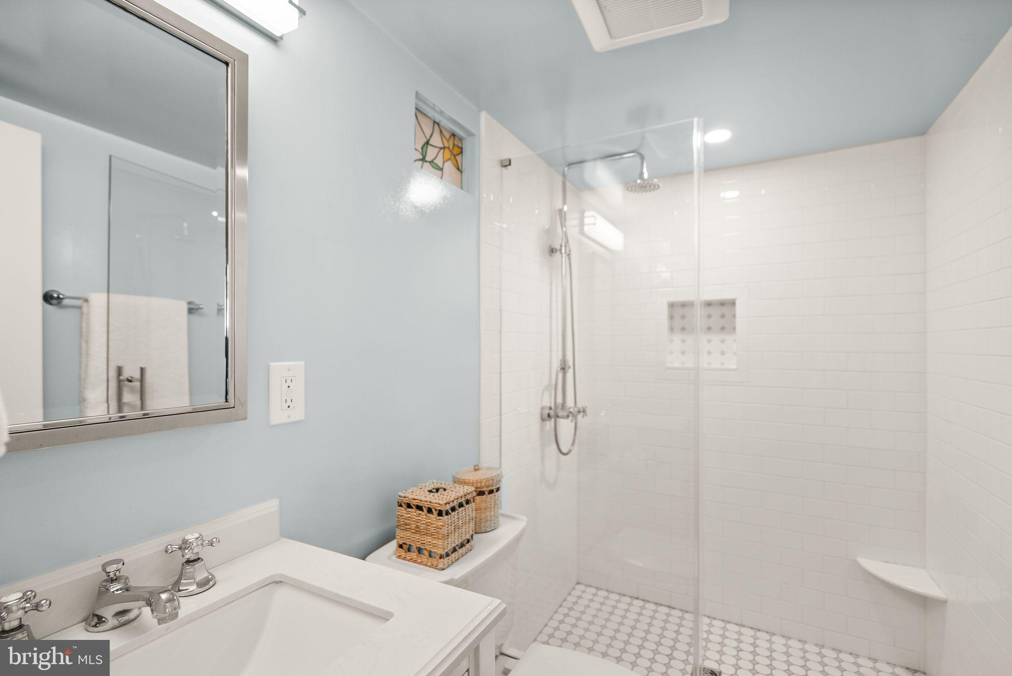 LYON VILLAGE - Residential