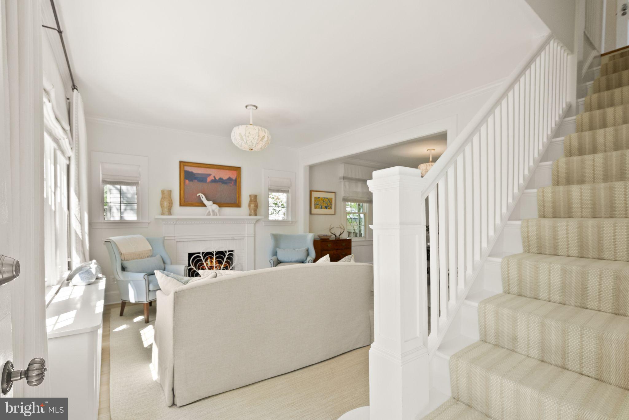 LYON VILLAGE - Residential