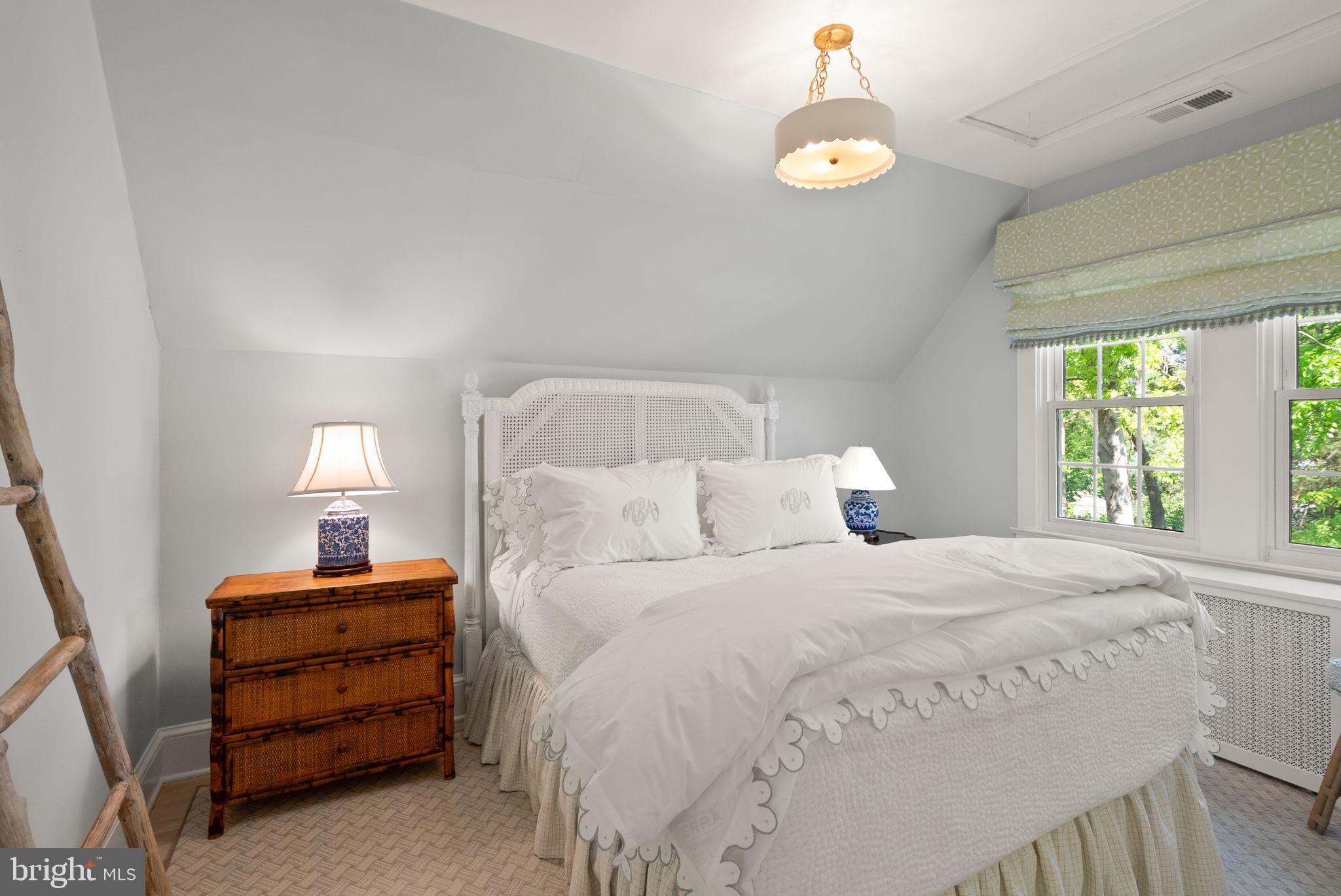 LYON VILLAGE - Residential