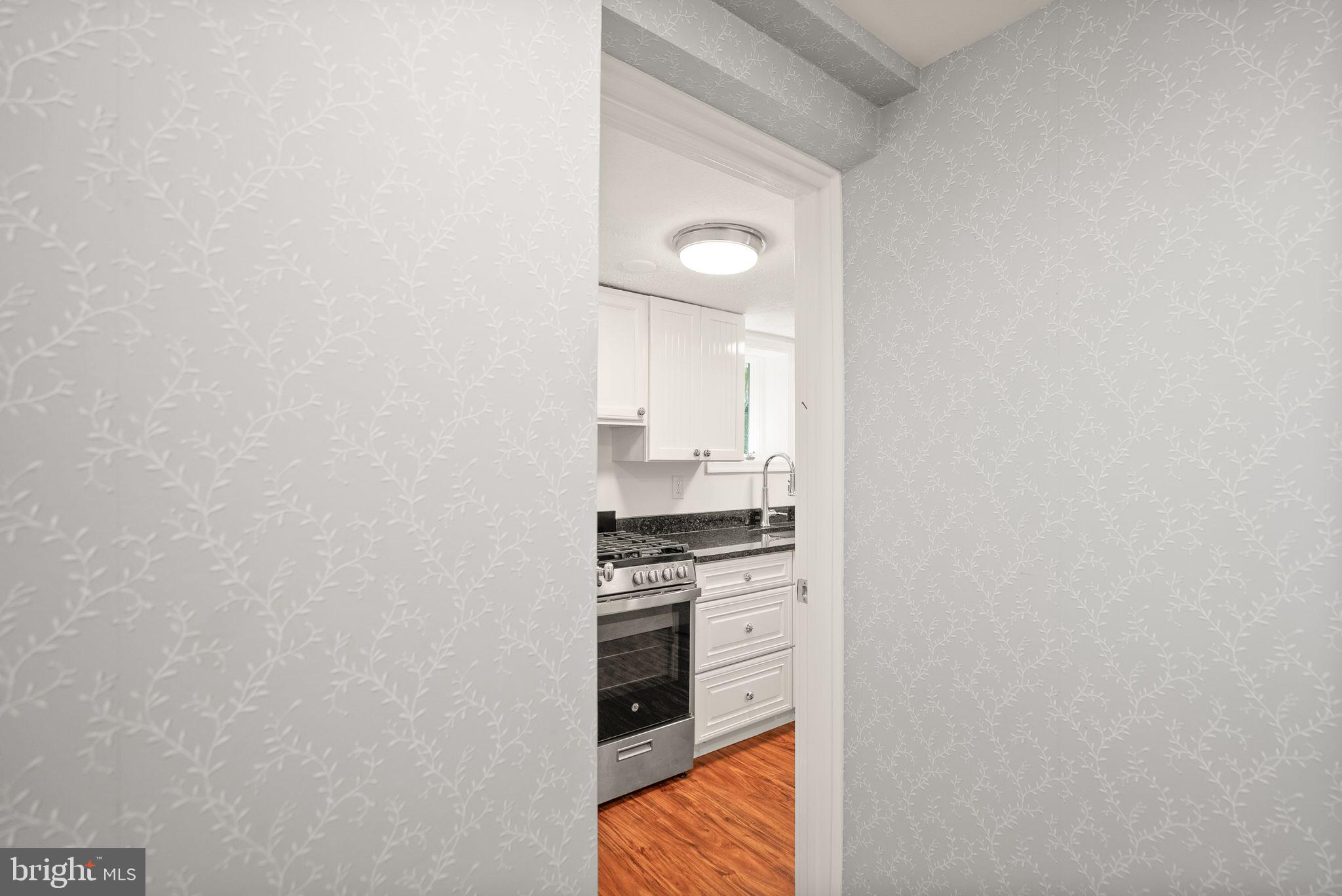 LYON VILLAGE - Residential