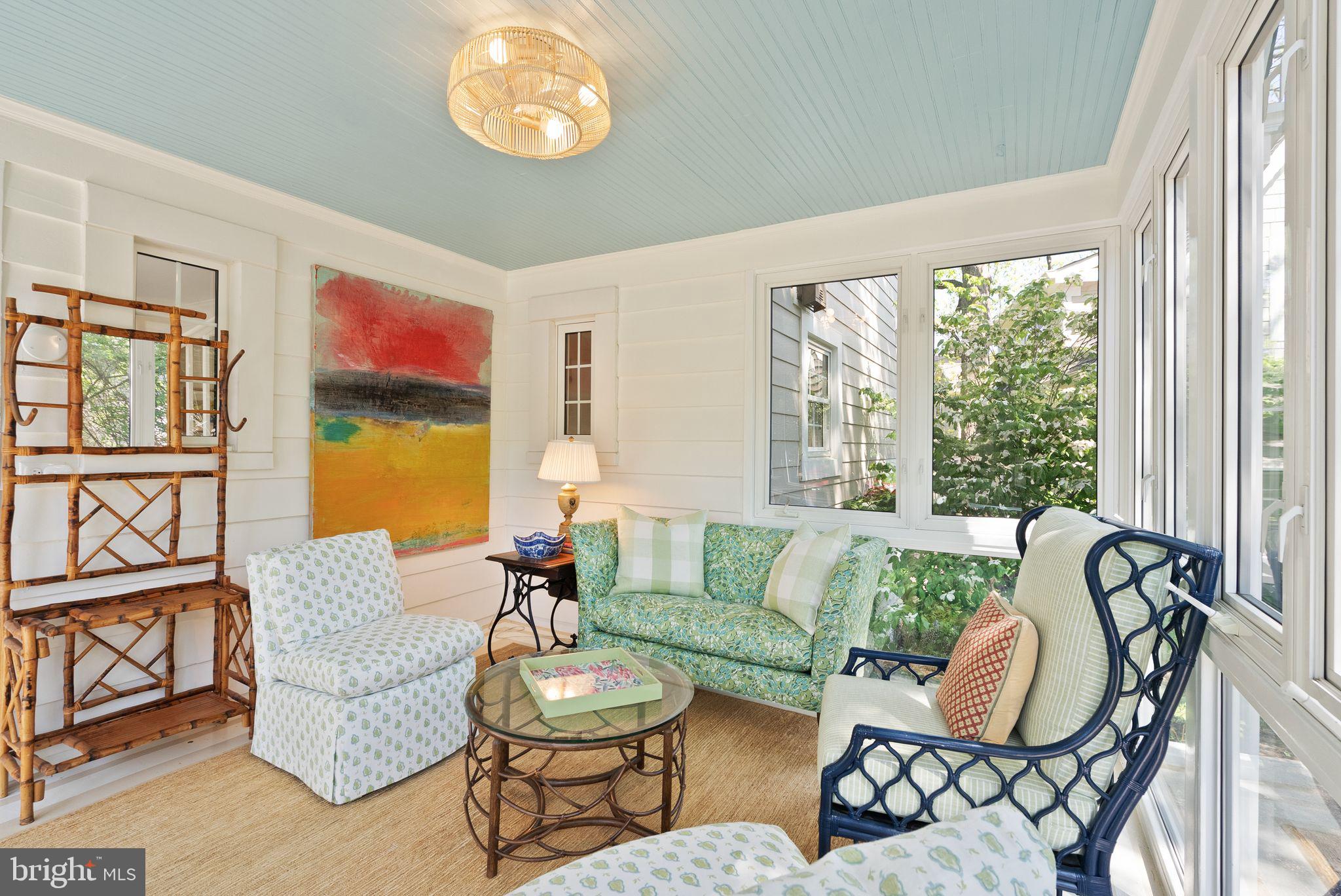 LYON VILLAGE - Residential