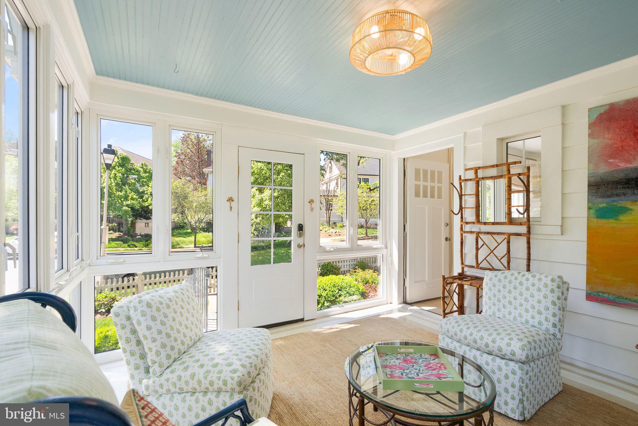 LYON VILLAGE - Residential