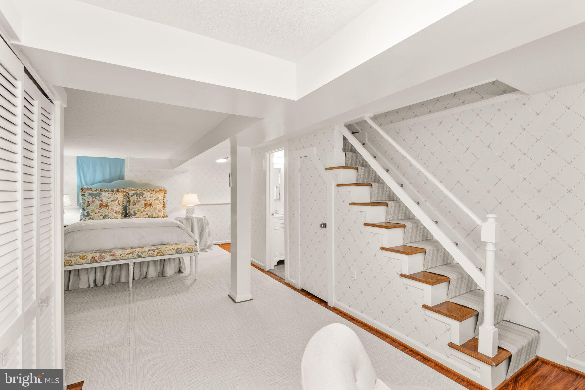 LYON VILLAGE - Residential