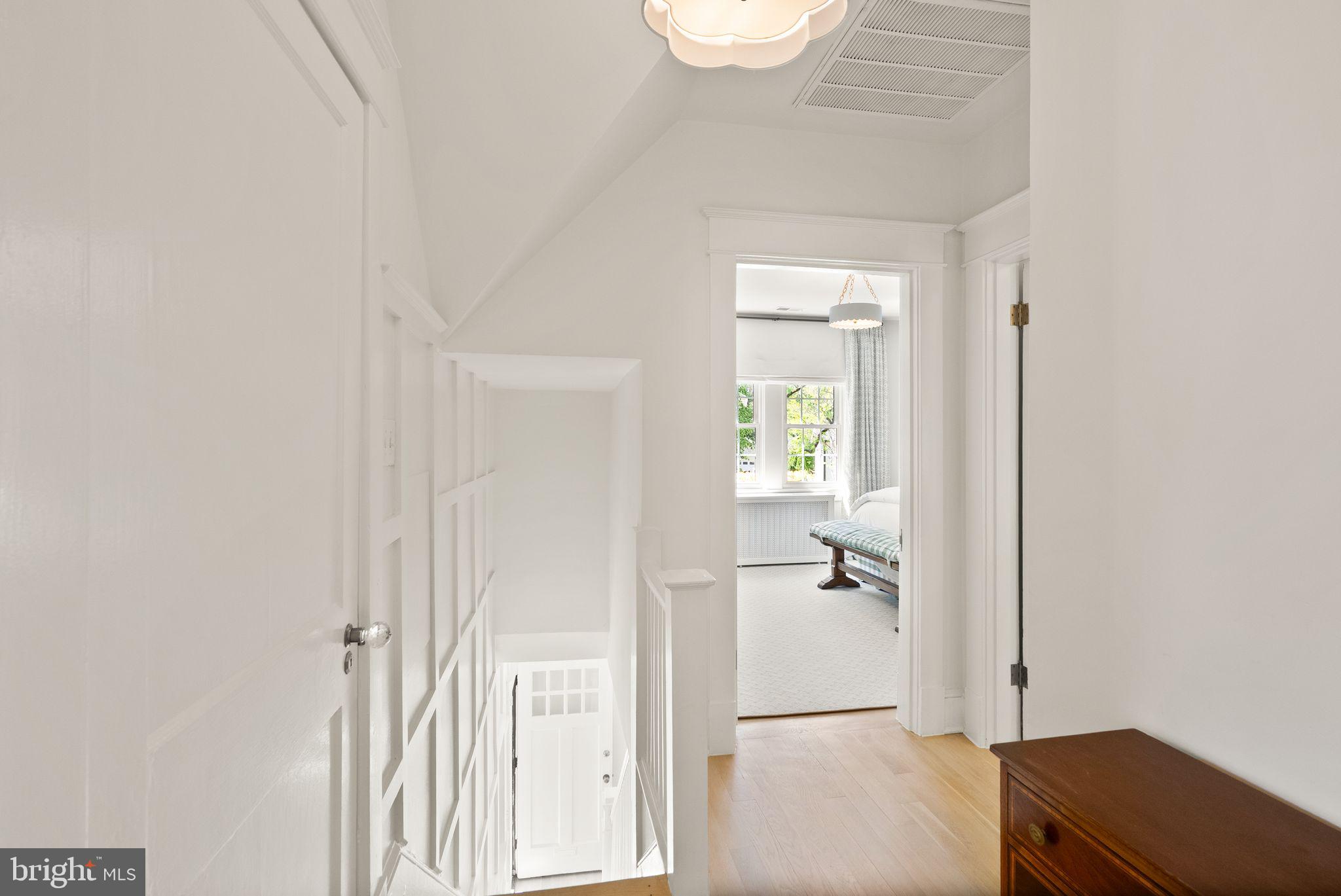 LYON VILLAGE - Residential