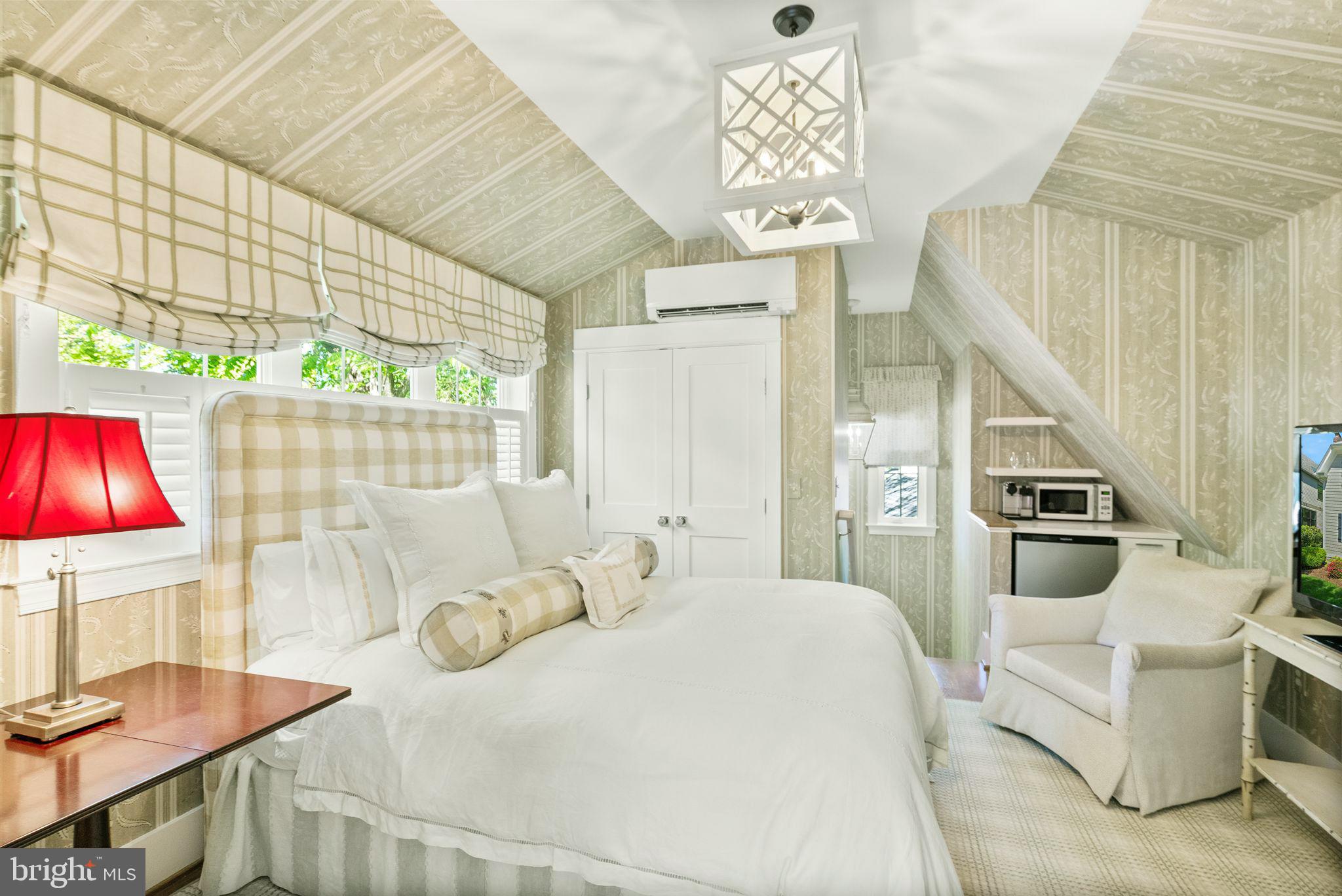 LYON VILLAGE - Residential