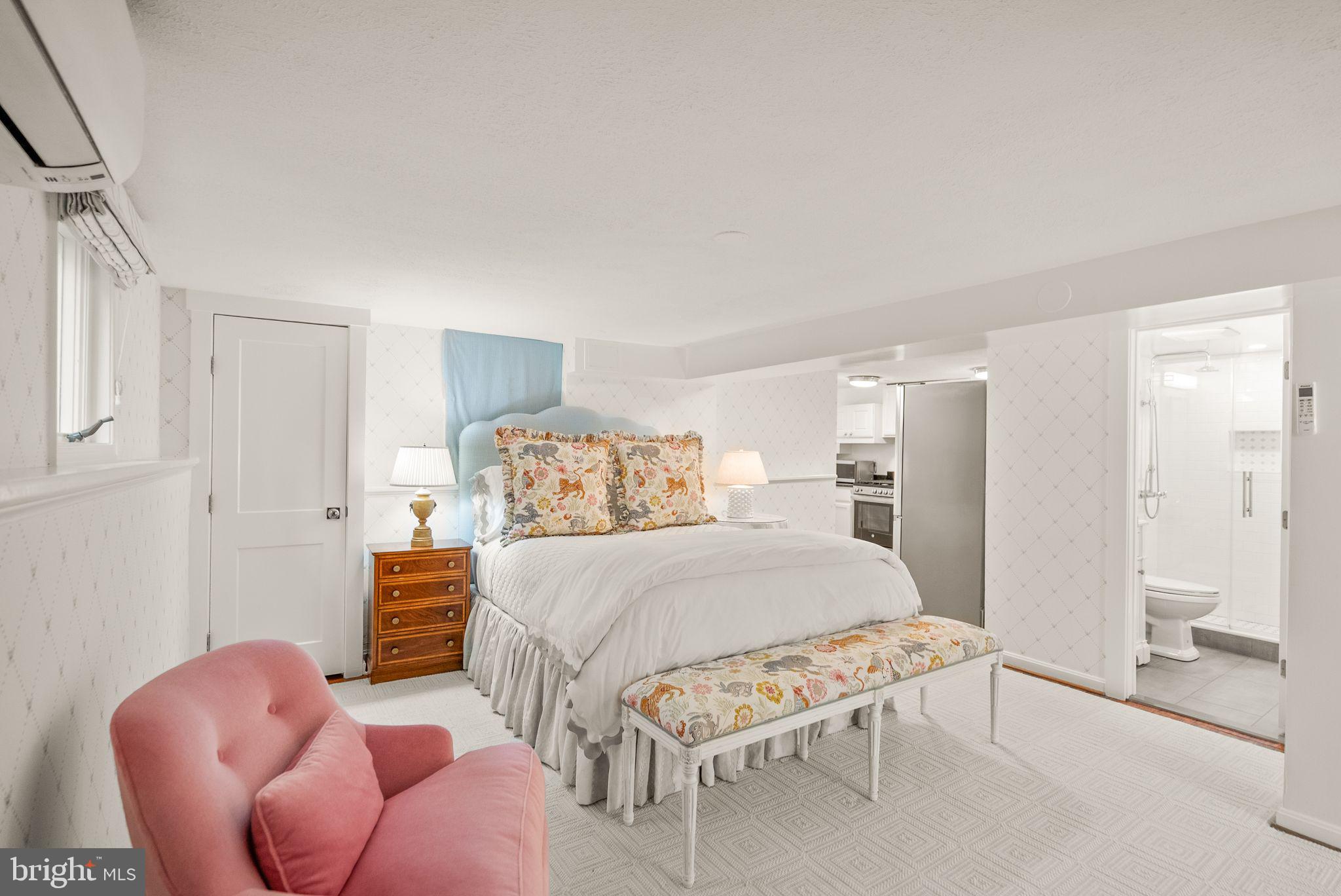 LYON VILLAGE - Residential