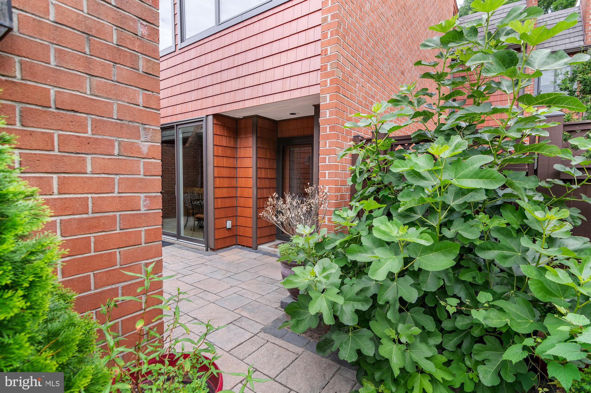 RUXTON CROSSING TOWNHSE - Residential