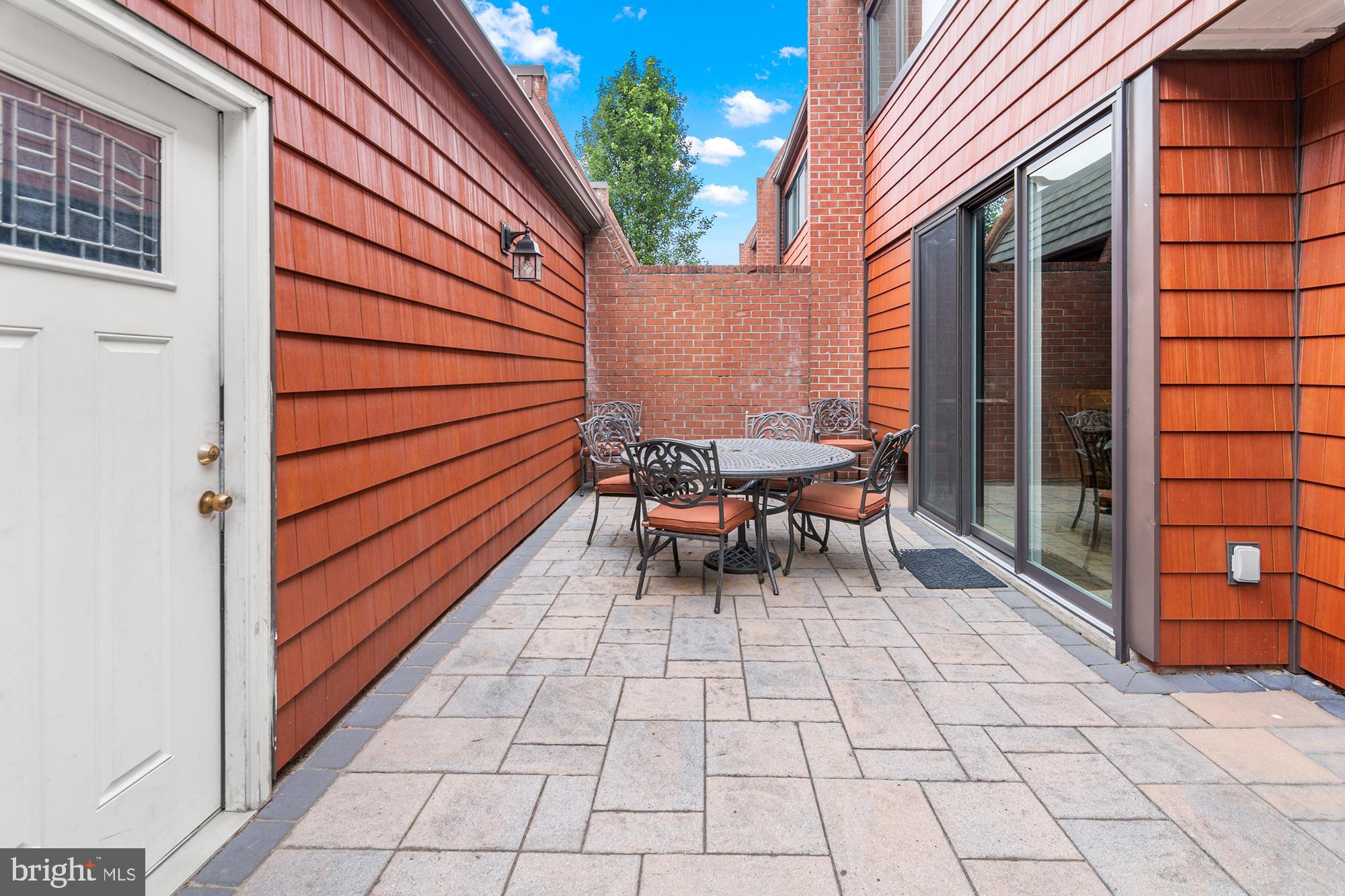 RUXTON CROSSING TOWNHSE - Residential