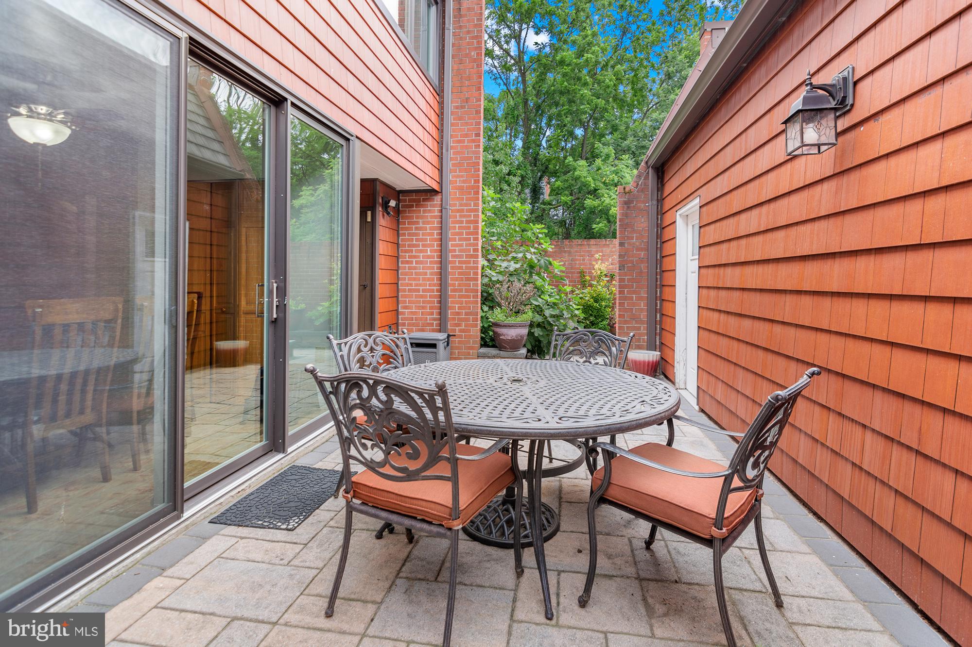 RUXTON CROSSING TOWNHSE - Residential