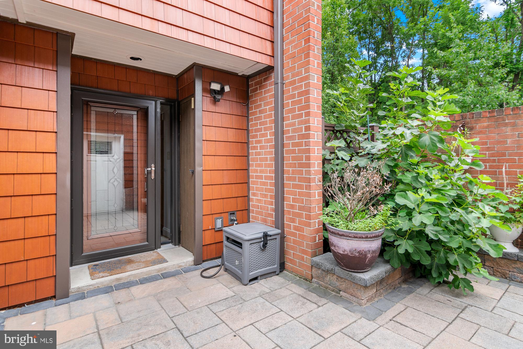 RUXTON CROSSING TOWNHSE - Residential