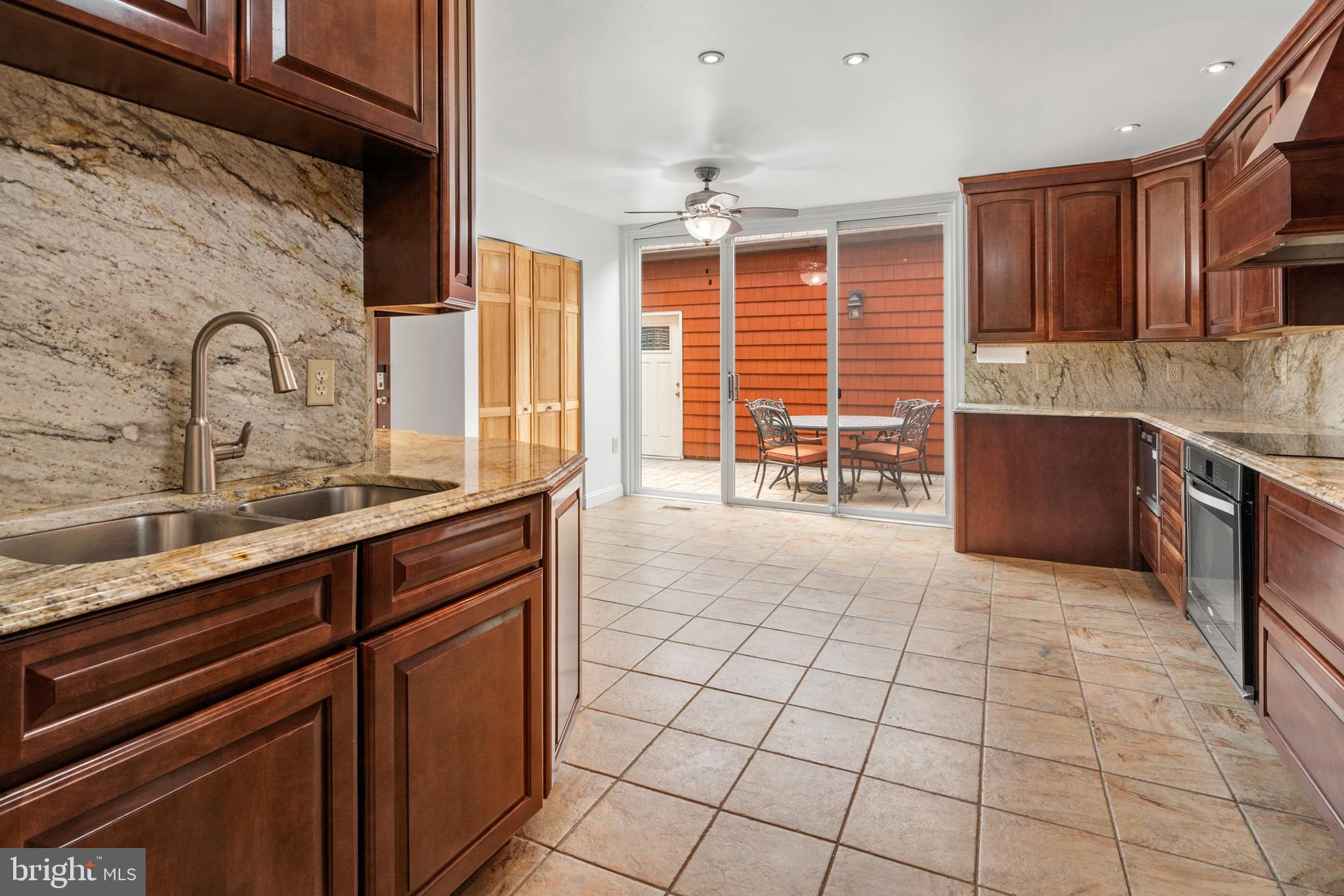 RUXTON CROSSING TOWNHSE - Residential